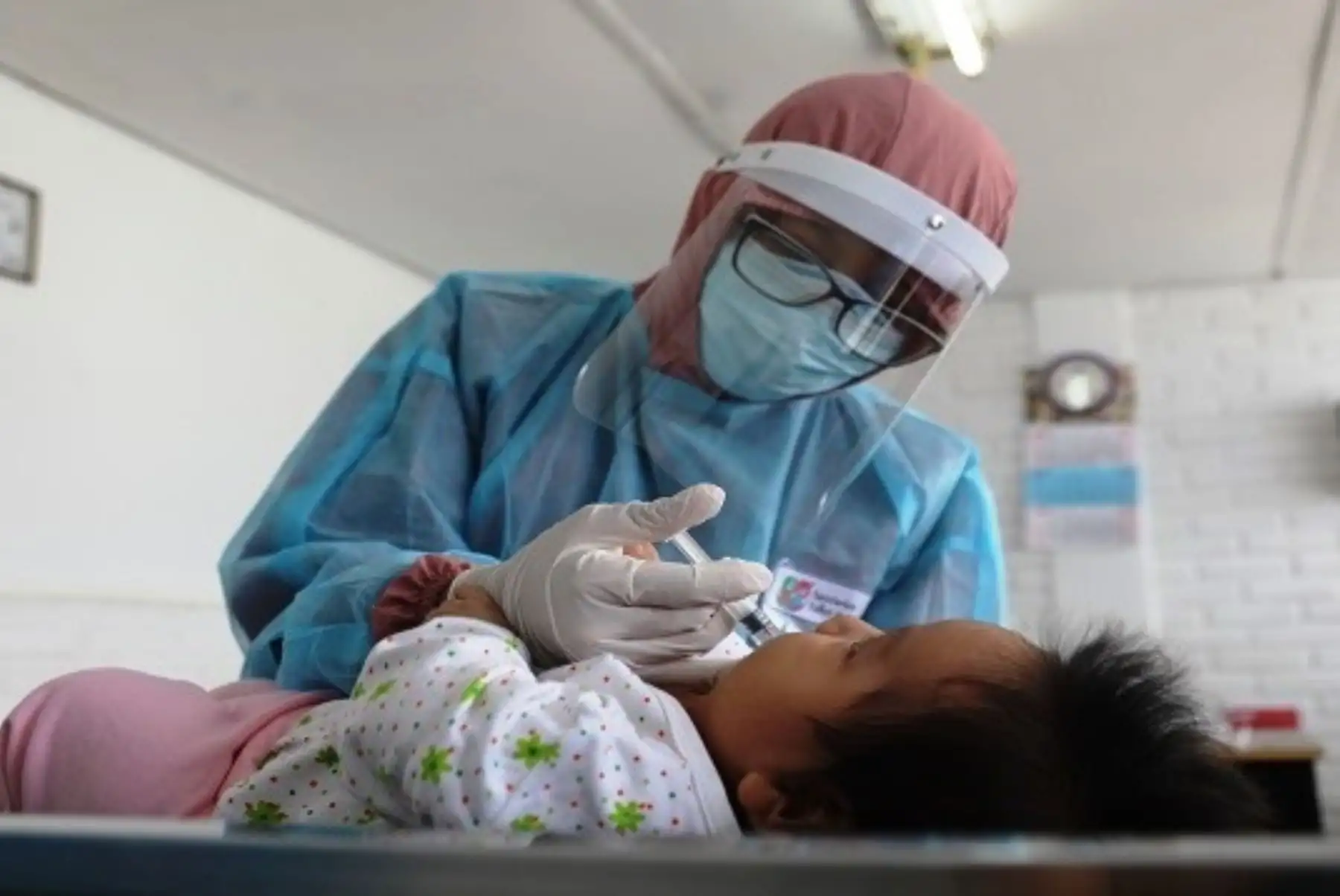 El Ministerio de Salud anunció que este 7 y 8 de noviembre, así como el 12 y 13 de diciembre realizarán una campaña de vacunación de menores. Foto: ANDINA/Difusión.