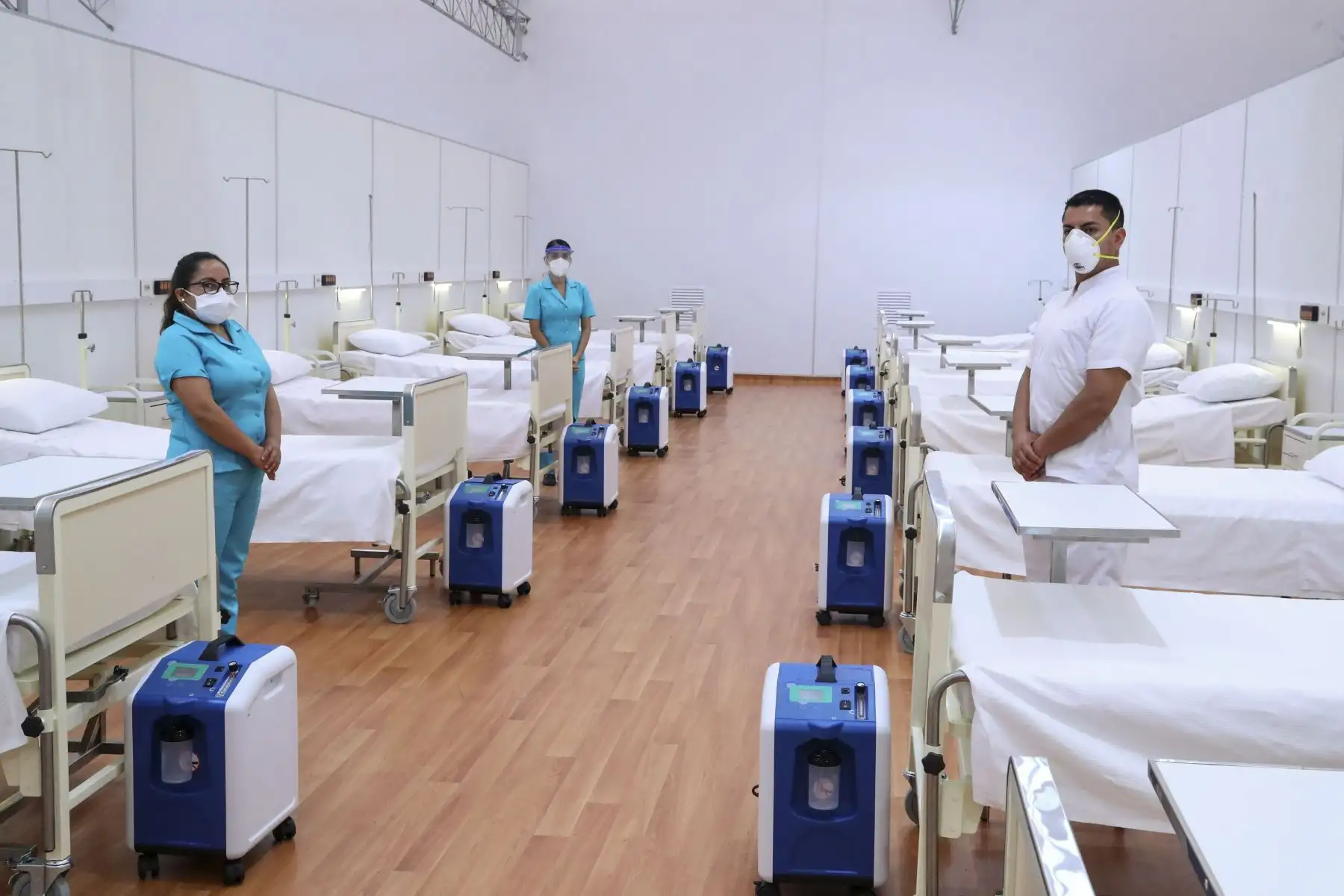 El presidente de la República, Martín Vizcarra, entrega ventiladores mecánicos para pacientes con covid-19 en la región La Libertad .
Foto: ANDINA/ Prensa Presidencia