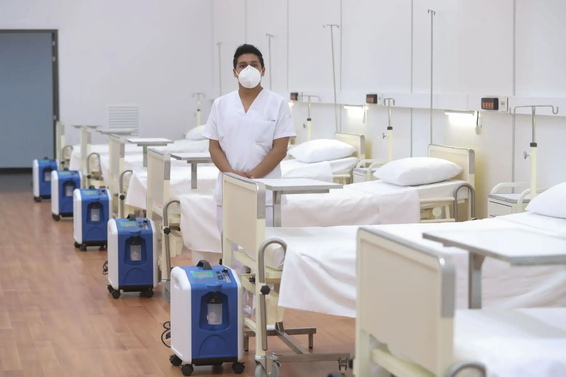 El presidente de la República, Martín Vizcarra, entrega ventiladores mecánicos para pacientes con covid-19 en la región La Libertad .
Foto: ANDINA/ Prensa Presidencia