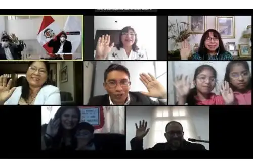 El ministro de Educación, Martín Benavides sostuvo hoy una reunión virtual con docentes que destacan por sus buenas prácticas en las escuelas y sus aportes en favor de la educación. ANDINA/Minedu