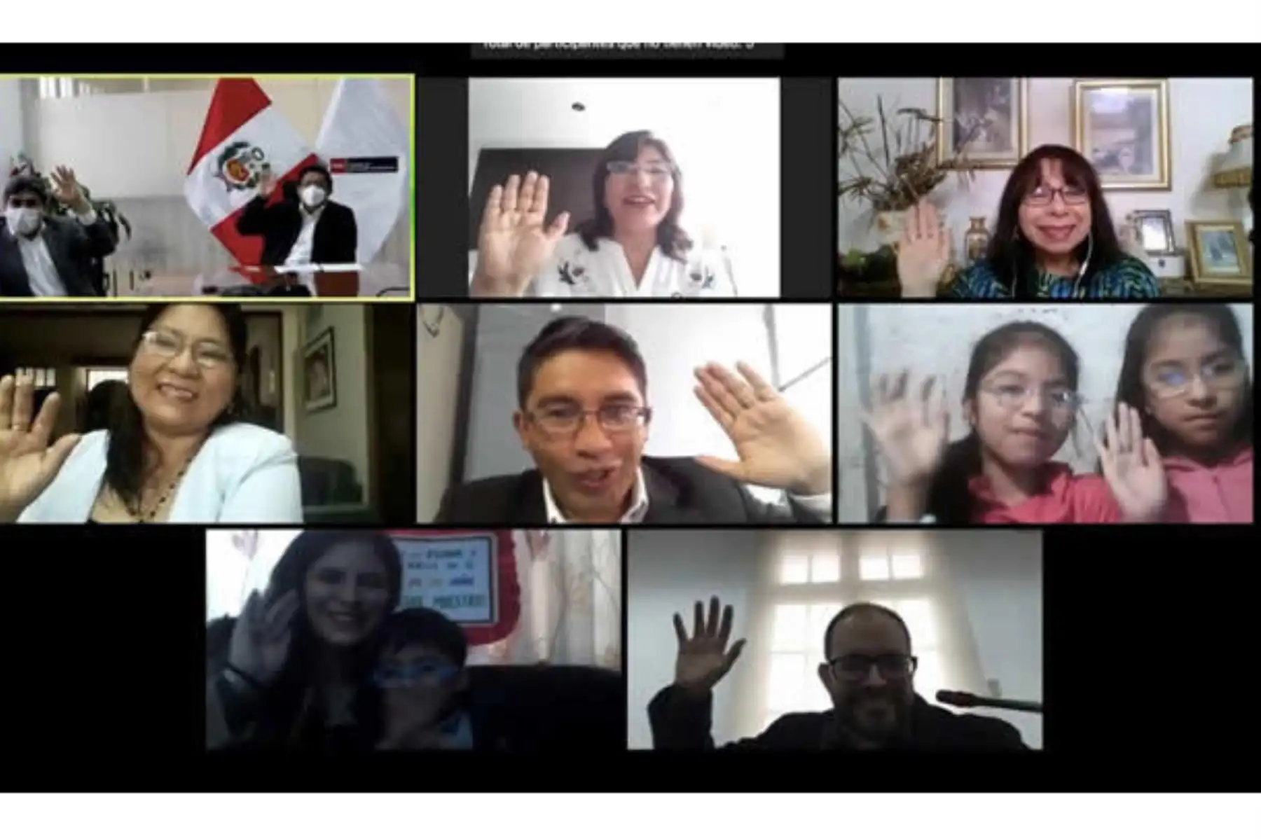 El ministro de Educación, Martín Benavides sostuvo hoy una reunión virtual con docentes que destacan por sus buenas prácticas en las escuelas y sus aportes en favor de la educación. ANDINA/Minedu