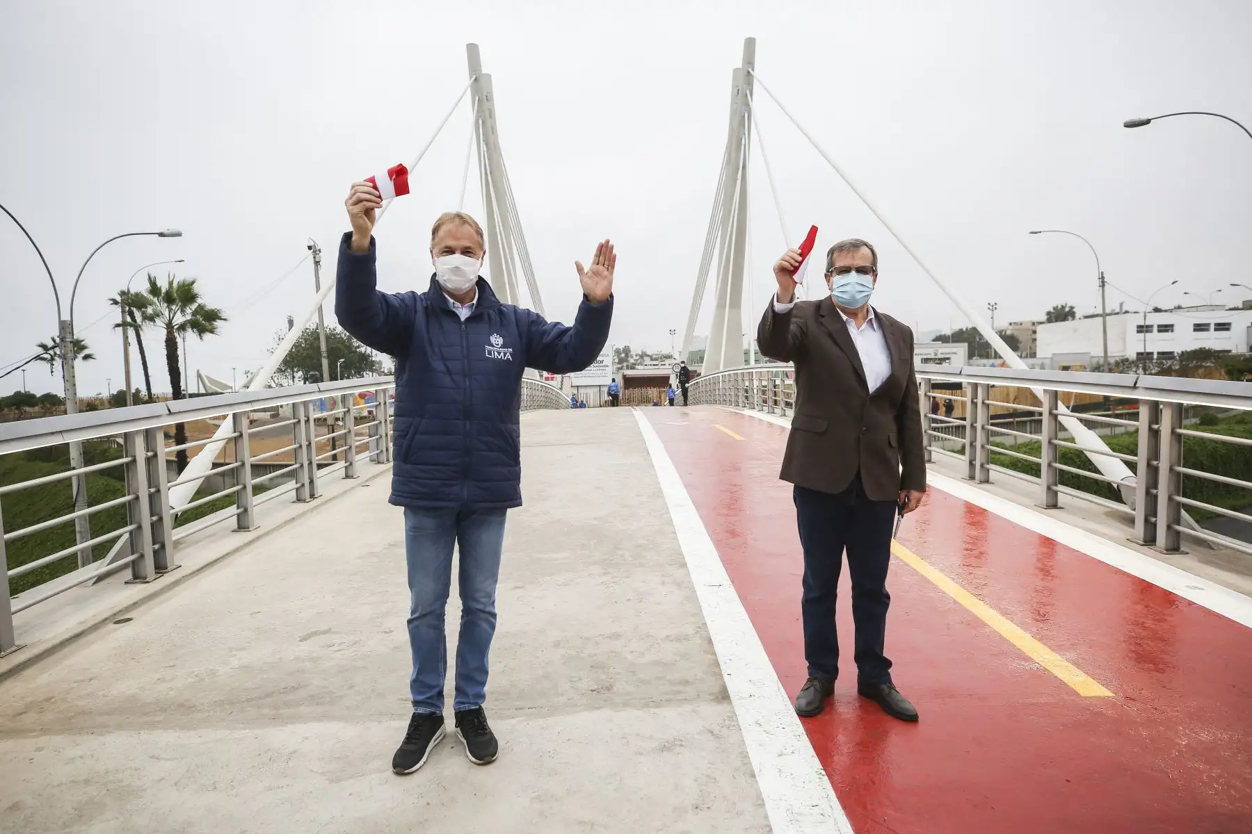 El alcalde de Lima, Jorge Muñoz y el alcalde de Miraflores, Luis Molina inauguraron esta mañana el nuevo Puente de la Amistad, que favorecerá la conectividad entre los malecones de Miraflores y San Isidro. Foto: ANDINA/Municipalidad de Lima
