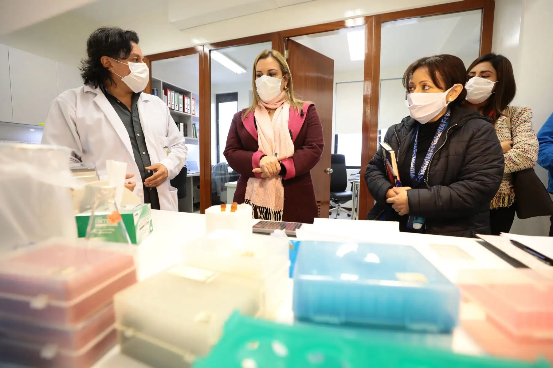 Essalud promoverá investigación con Cayetano Heredia para elaborar pruebas molecular con resultados en 40 minutos. Foto: ANDINA/Essalud