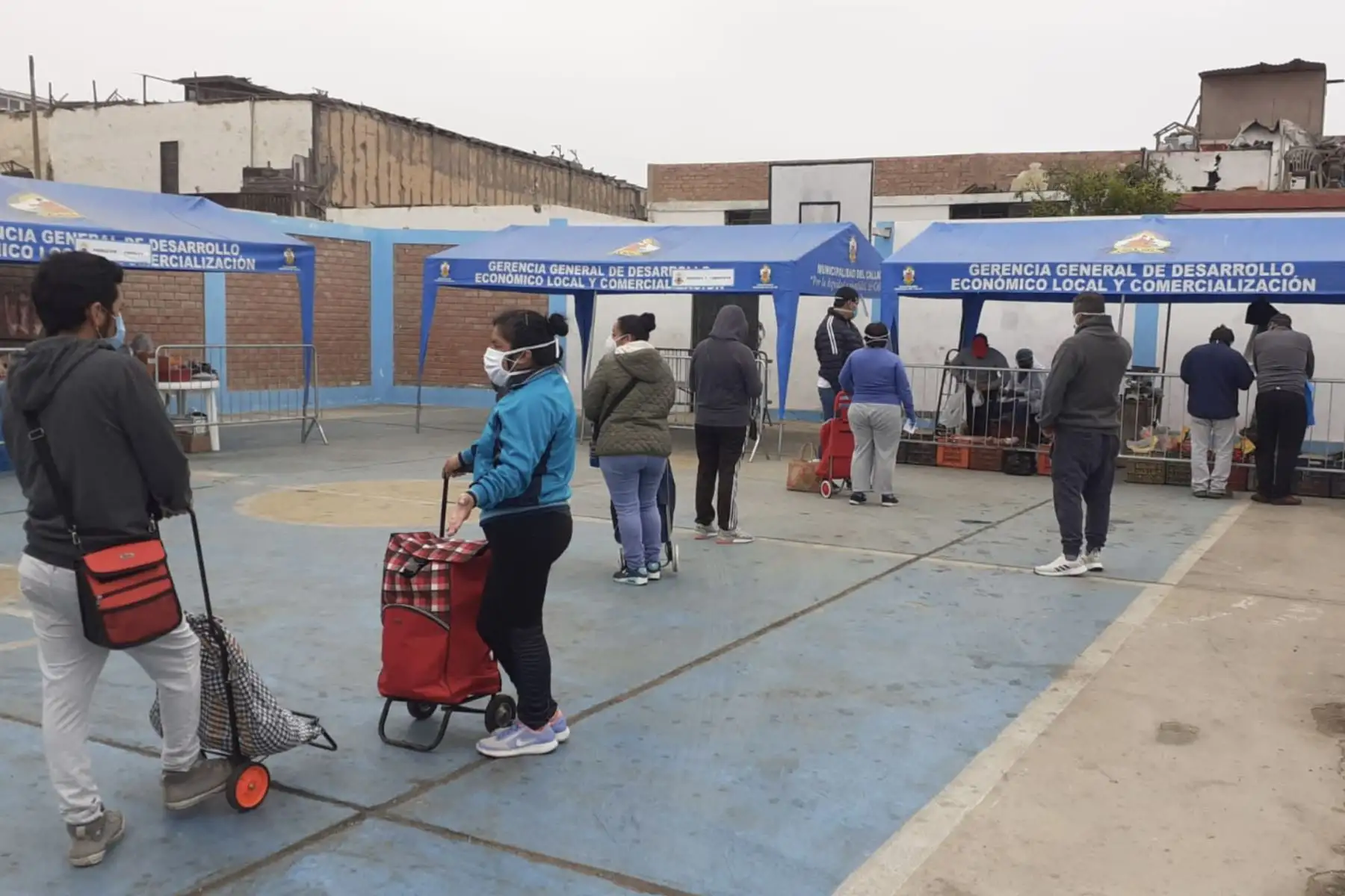 La Municipalidad Provincial del Callao junto al ministerio de la Producción continuarán desarrollando las “Ferias itinerantes Chalacas” que permitirá acceder a productos de bajo precio, además de evitar aglomeraciones en otros centros de abasto. Iniciativa se desarrollará los días 8, 9, 10 y 11 de Julio. Foto: ANDINA/Municipalidad del Callao