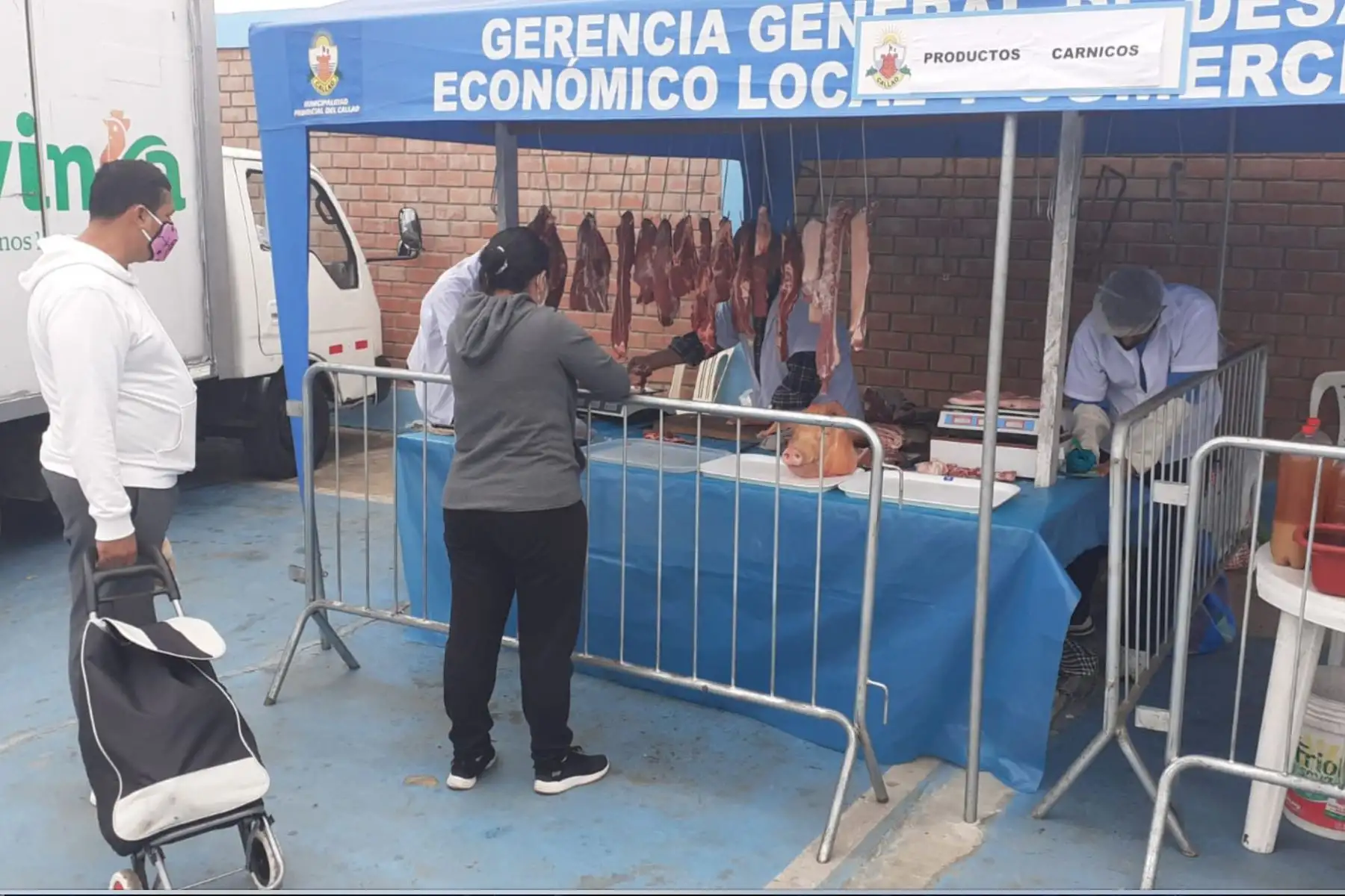 La Municipalidad Provincial del Callao junto al ministerio de la Producción continuarán desarrollando las “Ferias itinerantes Chalacas” que permitirá acceder a productos de bajo precio, además de evitar aglomeraciones en otros centros de abasto. Iniciativa se desarrollará los días 8, 9, 10 y 11 de Julio. Foto: ANDINA/Municipalidad del Callao