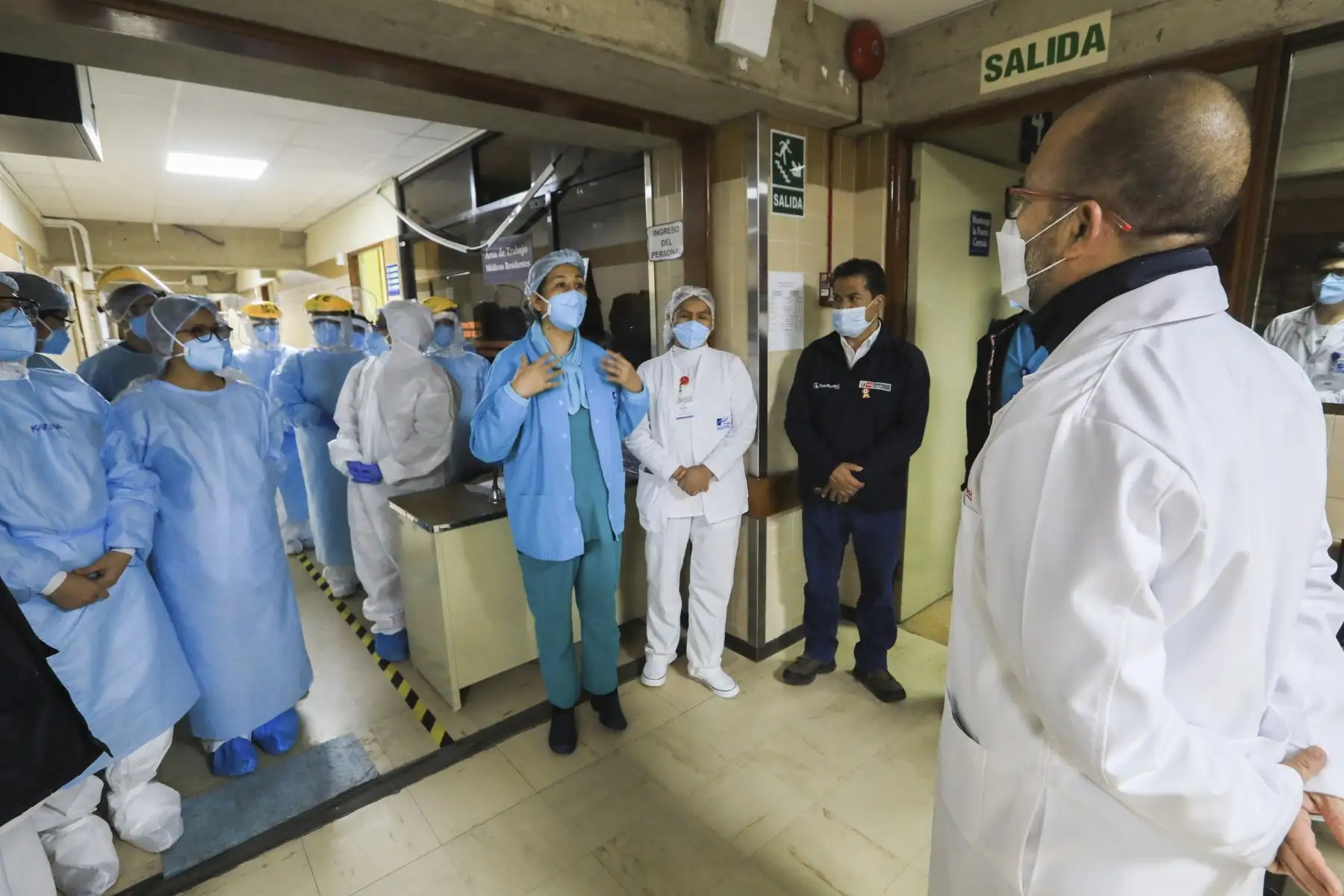 El ministro de Salud Víctor Zamora visitó  el Instituto Nacional de Enfermedades Neoplásicas, en el marco del Operativo Protección, iniciativa que busca garantizar la atención de calidad a pacientes covid-19.Foto:ANDINA/Minsa