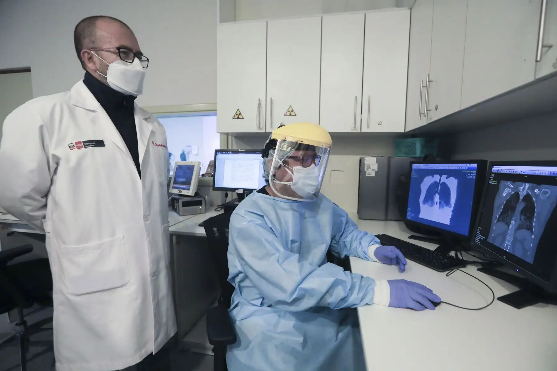 El ministro de Salud Víctor Zamora visitó  el Instituto Nacional de Enfermedades Neoplásicas, en el marco del Operativo Protección, iniciativa que busca garantizar la atención de calidad a pacientes covid-19.Foto:ANDINA/Minsa