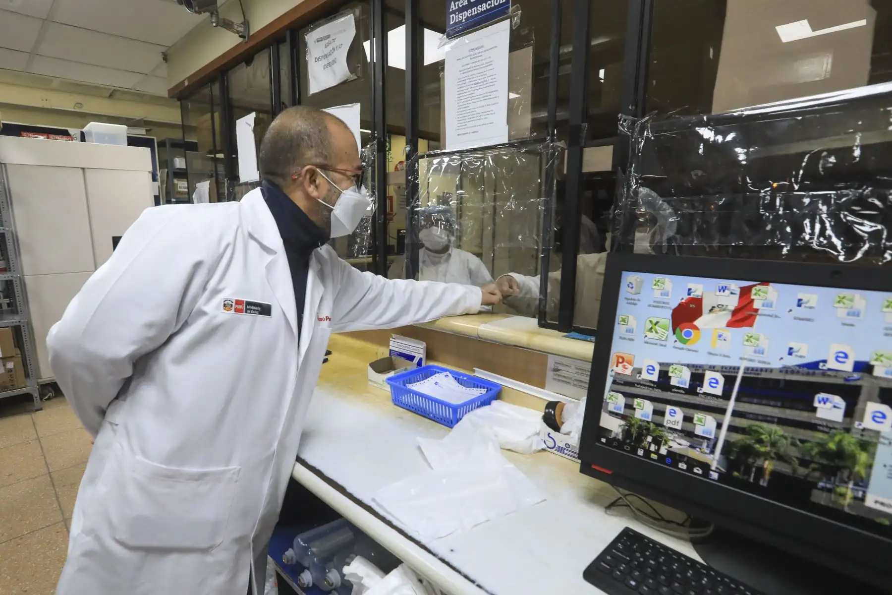 El ministro de Salud Víctor Zamora visitó  el Instituto Nacional de Enfermedades Neoplásicas, en el marco del Operativo Protección, iniciativa que busca garantizar la atención de calidad a pacientes covid-19.Foto:ANDINA/Minsa