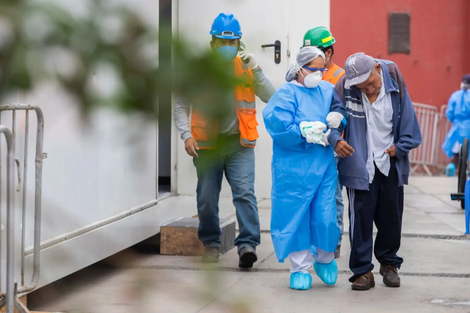Hace 100 días, junto a la Beneficencia de Lima, el albergue la Casa de Todos abrió sus puertas para proteger y dar cobijo a personas en situación de calle, vulnerables al contagio de COVID-19. Personal especializado los acompañan a diario. Foto: ANDINA/Municipalidad de Lima
