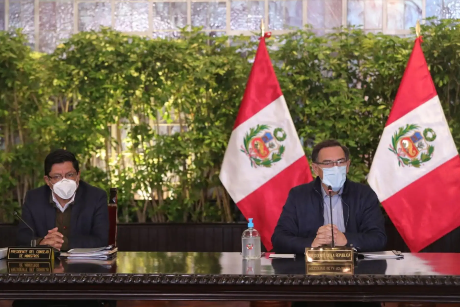El presidente Martín  Vizcarra y el premier Vicente Zeballos, dirigen una nueva sesión del Consejo de Ministros. Junto a los titulares de los sectores evalúan las acciones del Ejecutivo en el marco del Estado de Emergencia por el covid-19. Foto:ANDINA/Prensa Presidencia