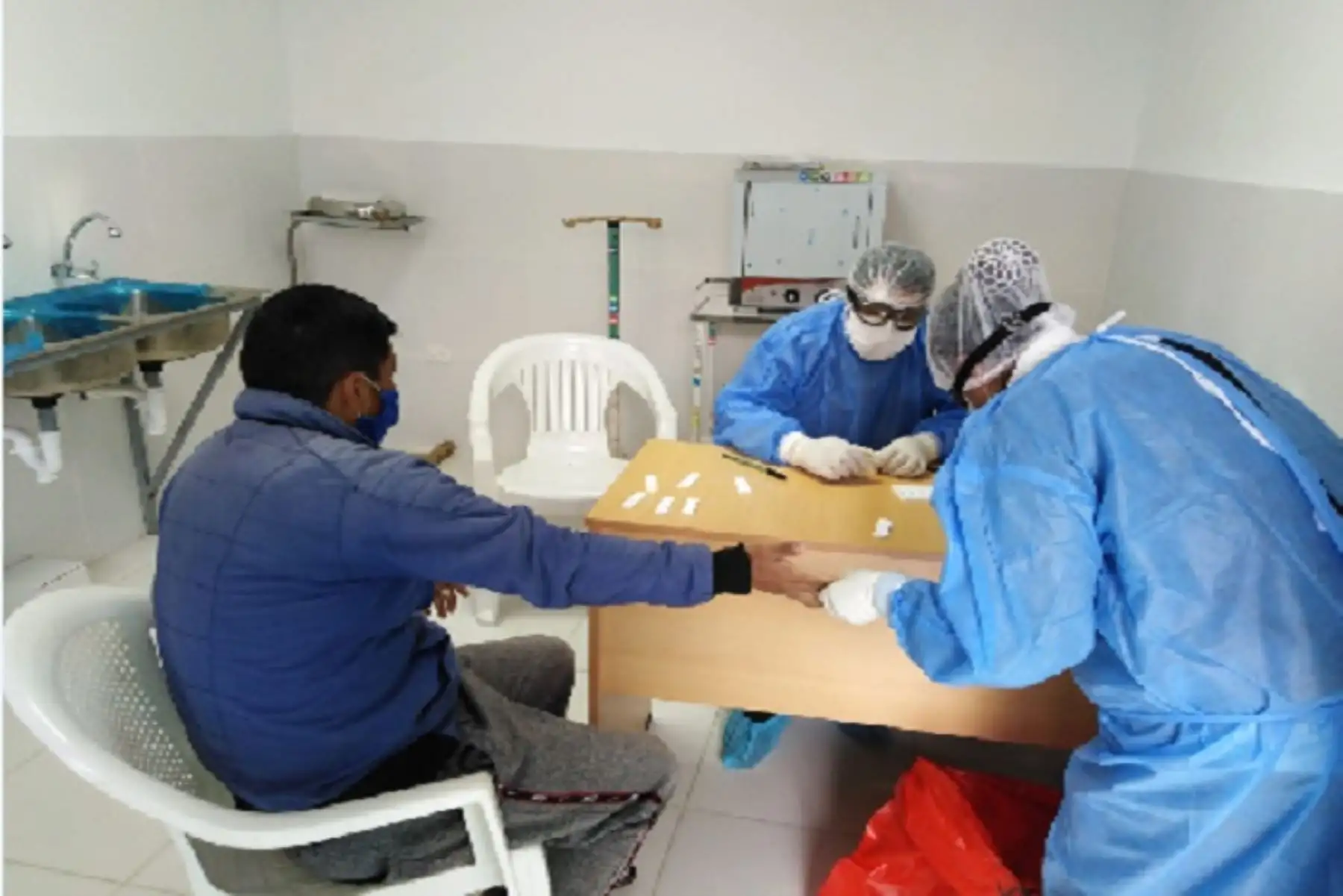 Igualmente fueron vacunados contra la influenza y el neumococo 81 reos y 8 agentes de seguridad, como una medida preventiva frente al coronavirus.