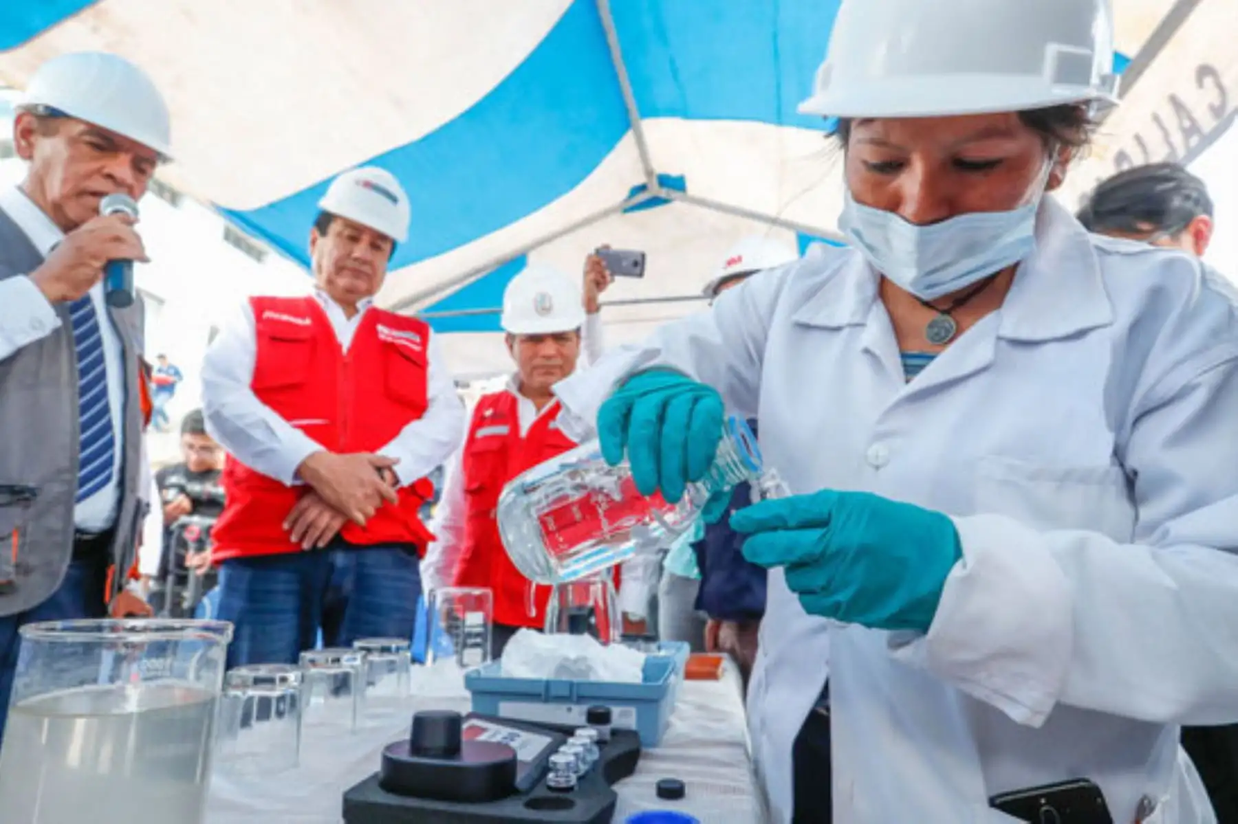 Con la participación de la cooperación suiza y alemana, el Ministerio de Vivienda, Construcción y Saneamiento hará un monitoreo epidemiológico de la concentración del covid-19 en las aguas residuales de Lima y Chiclayo. Foto: ANDINA/MVCS