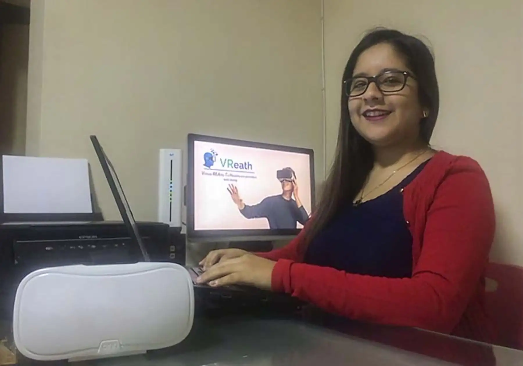 La app VReath busca reducir los niveles de ansiedad, estrés y depresión de médicos, enfermeras y otros profesionales en salud que se han visto afectados debido a la atención de la emergencia. Foto: PUCP