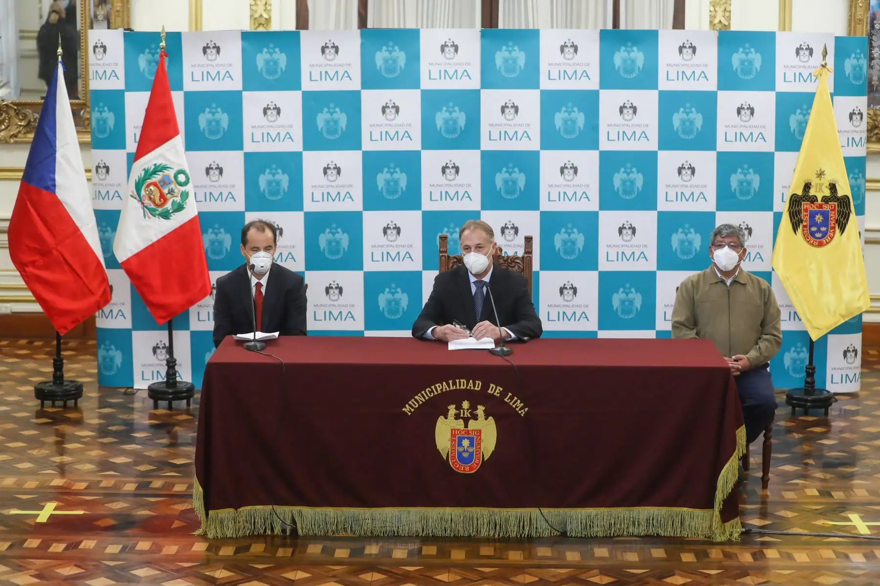 El alcalde de Lima, Jorge Muñoz y la Embajada de República Checa firman un convenio de cooperación internacional para enfrentar el Covid-19. Foto: ANDINA/Municipalidad de Lima