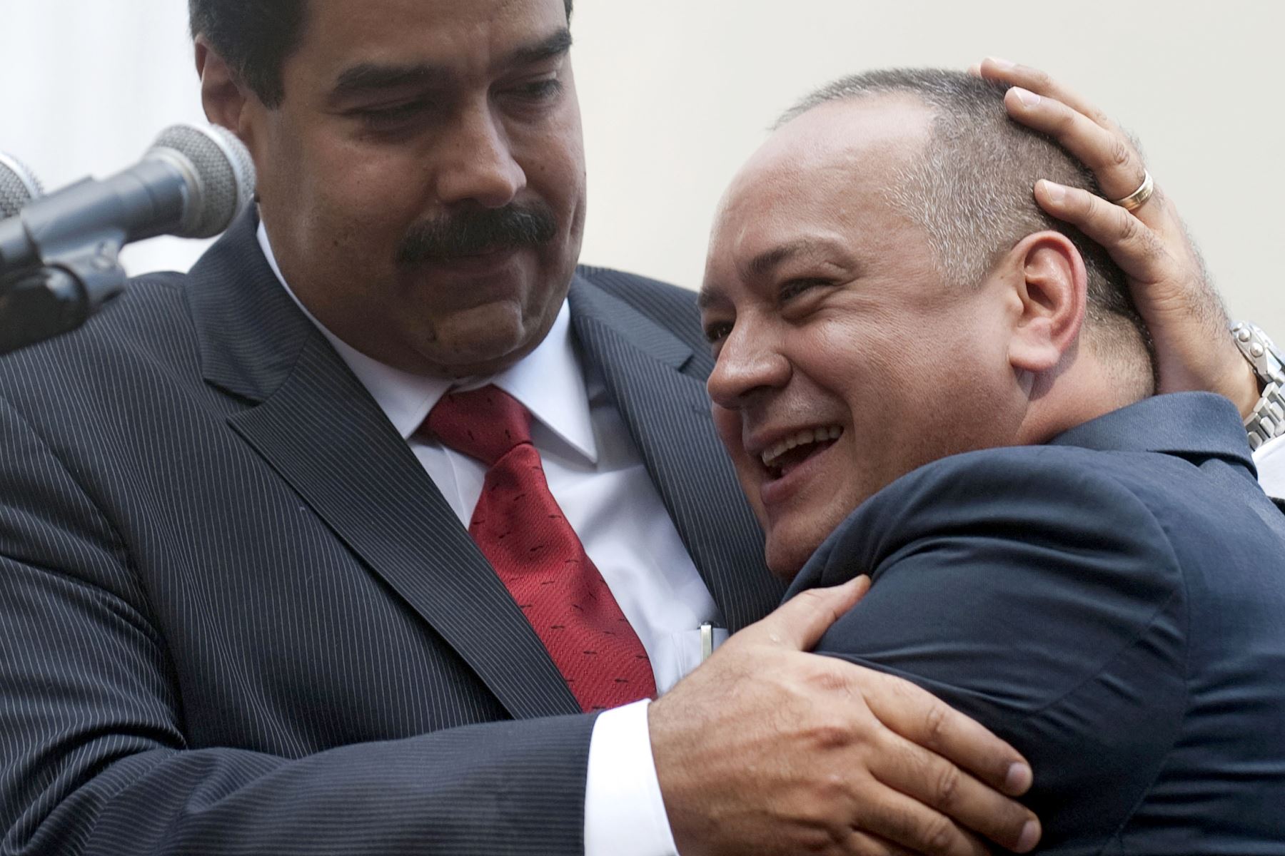Maduro dijo que le había sugerido a Cabello hacerse una prueba de detección de covid-19 debido a síntomas que parecían de una alergia. Foto: AFP