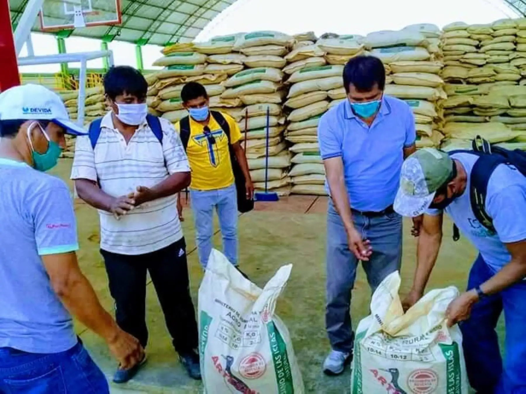 Con entrega de abono buscan dar un nuevo impulso a los productores cafetaleros del distrito de Pangoa, en el ámbito del Vraem, y reactivar la economía local.