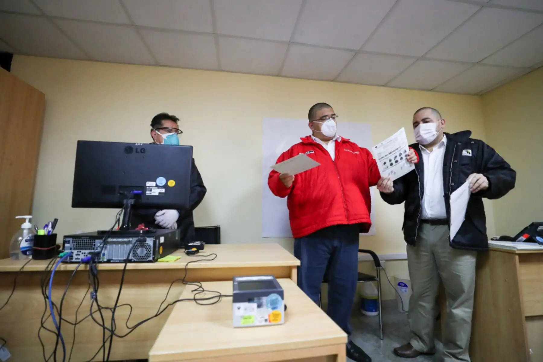 El ministro de Justicia Fernando Castaneda, acompañado del vicepresidente del INPE,  Rafael Castillo inauguran el Establecimiento Transitorio de Procesados de Lima, ubicado en el E.P. Ancón II.
Foto: Ministerio de Justicia y Derechos Humanos