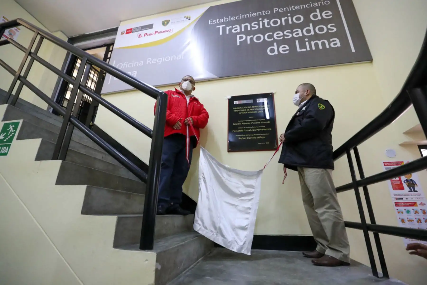 El ministro de Justicia Fernando Castaneda, acompañado del vicepresidente del INPE,  Rafael Castillo inauguran el Establecimiento Transitorio de Procesados de Lima, ubicado en el E.P. Ancón II.
Foto: Ministerio de Justicia y Derechos Humanos
