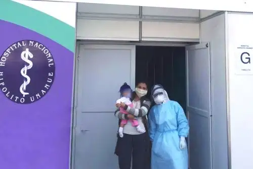Bebé de 9 meses venció al covid-19 y fue dada de alta en hospital temporal. Foto: ANDINA/Difusión.