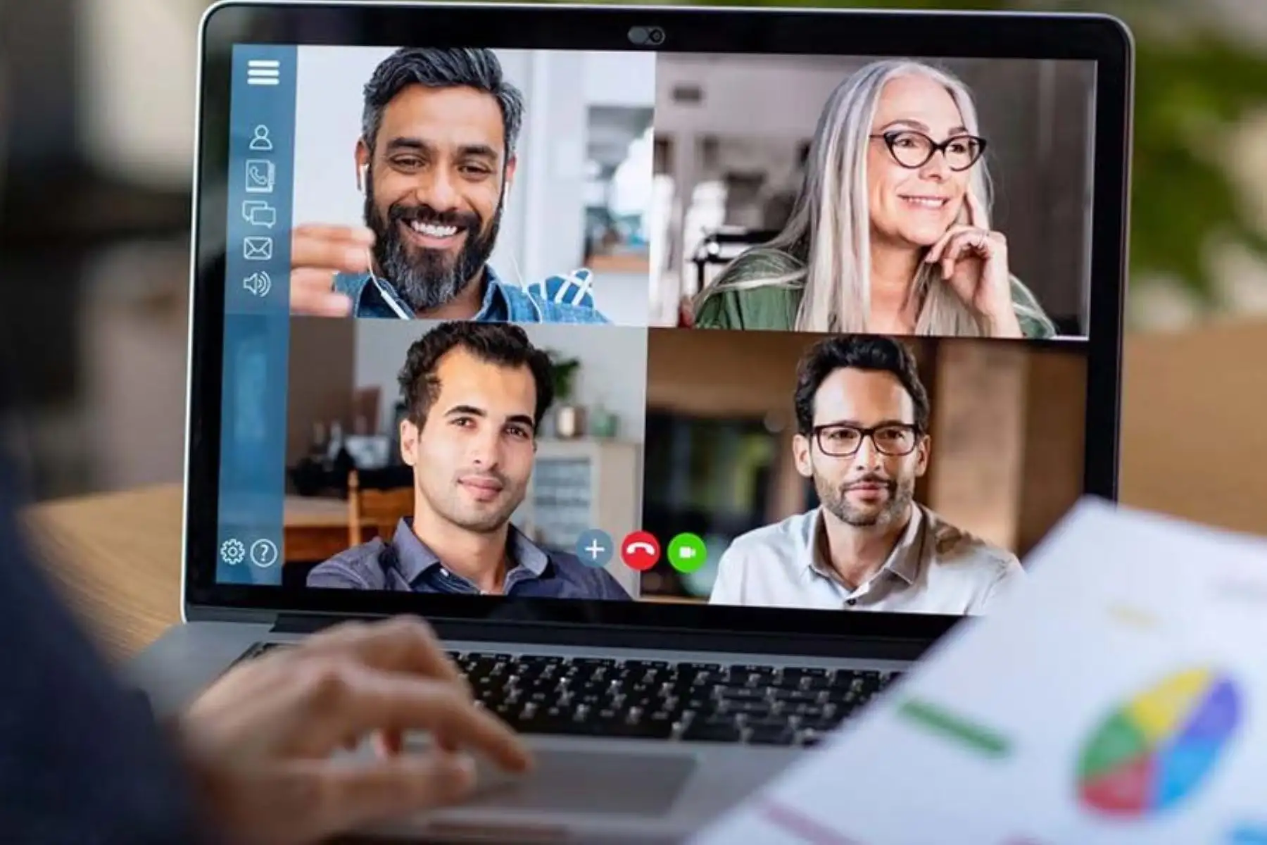 En el reporte de Osiptel se advierte que los distritos con mayor tráfico en internet móvil fueron San Juan de Lurigancho (8.69%), Ate (6.22%), San Martín de Porres (5.93%), Santiago de Surco (5.03%) y el Callao (4.62%).