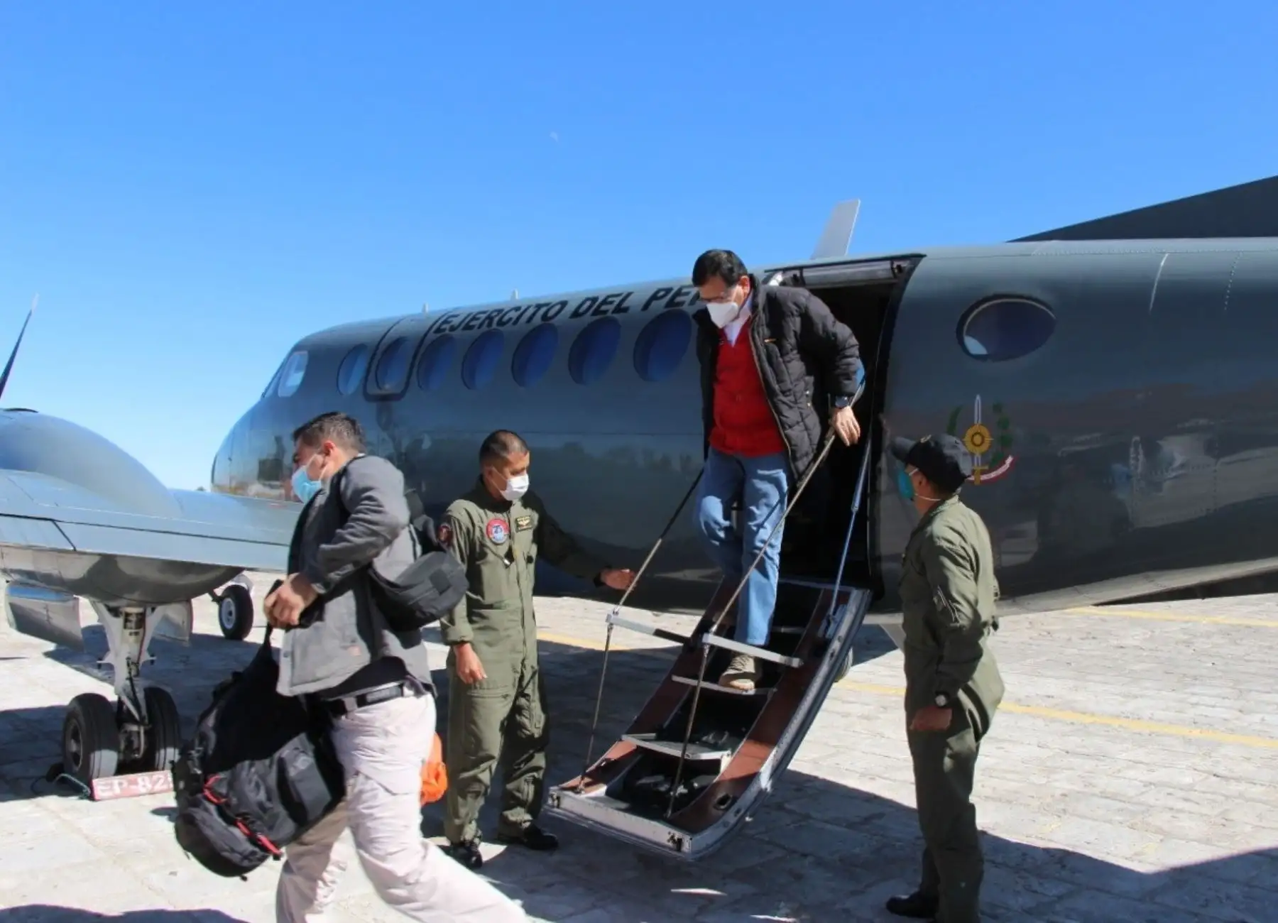 Minsa enviará mañana equipo a Arequipa para apoyar capacidad de respuesta de hospitales, anunció el ministro de Agricultura, Jorge Montenegro.