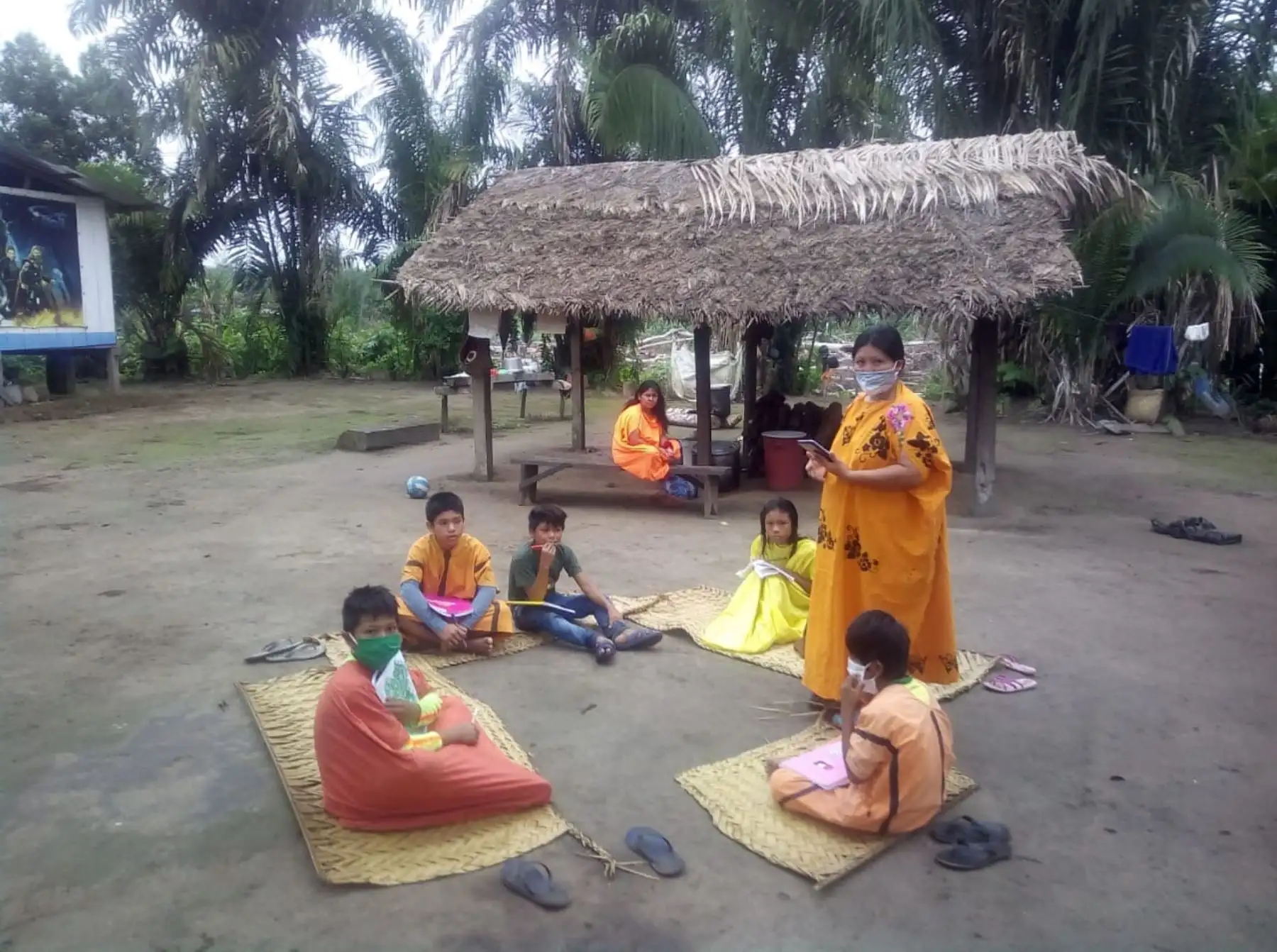Conoce a Betty Peña Crespo, la ejemplar pobladora asháninka que ayuda a los niños de su comunidad Quemperi, ubicada en plena selva de Satipo, a acceder a plataforma Aprendo en Casa. ANDINA/Difusión