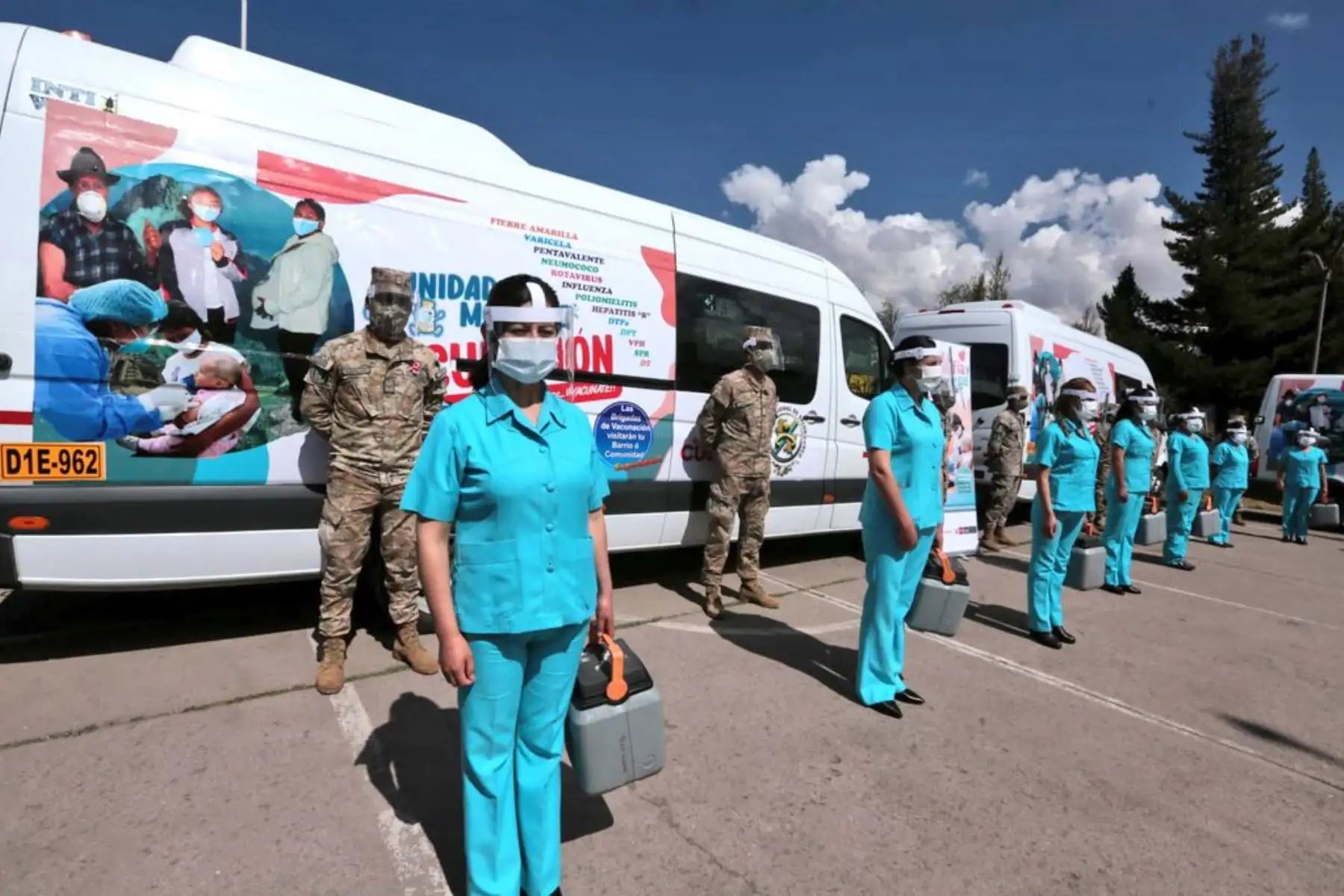 El Minsa y la Diresa Cusco lanzan la actividad  “Vacuna Móvil Regional", compuesto por unidades móviles de vacunación que trasladarán a las brigadas para inmunizar a la población que habita en lugares alejados.
Foto: Minsa