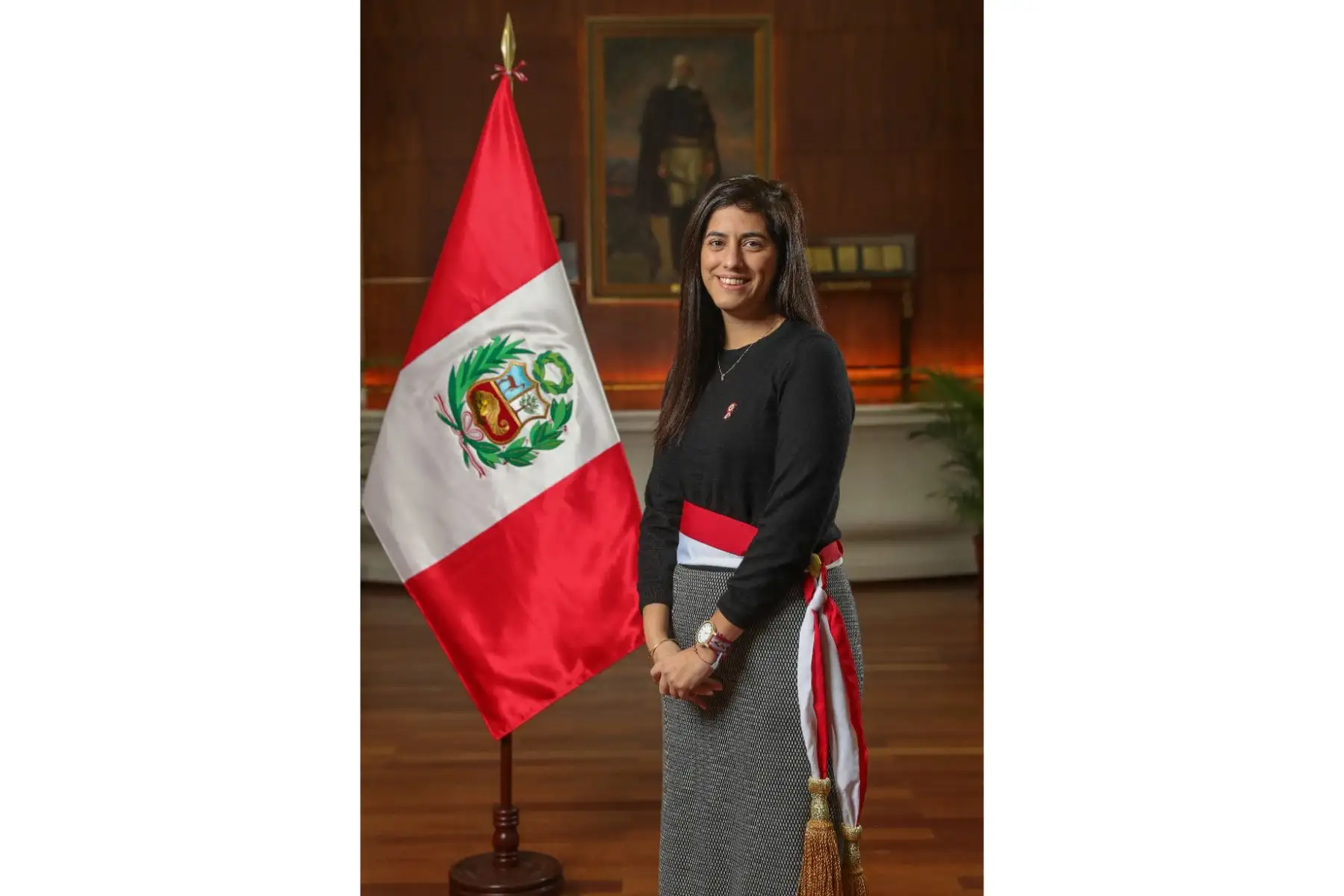 María Antonieta Alva, ministra de Economía y Finanzas. Bachiller en Economía de la Universidad del Pacífico y realizó cursos de liderazgo en la Universidad de Georgetown. Posteriormente, culminó una maestría en Administración Pública en Desarrollo Internacional por la Universidad de Harvard.
Foto: ANDINA/PCM