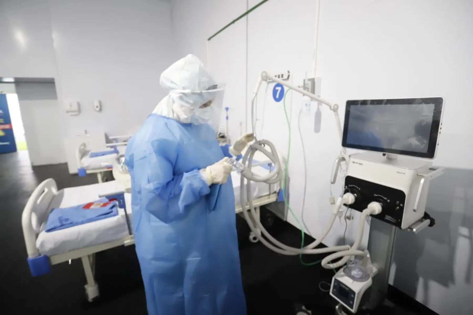 El presidente de la República, Martín Vizcarra, visita e inaugurará la nueva Villa EsSalud San Juan de Lurigancho, destinada para la atención de pacientes Covid-19. .Foto: ANDINA/Prensa Presidencia El presidente de la República, Martín Vizcarra, visita e inaugurará la nueva Villa EsSalud San Juan de Lurigancho, destinada para la atención de pacientes Covid-19. .Foto: ANDINA/Prensa Presidencia