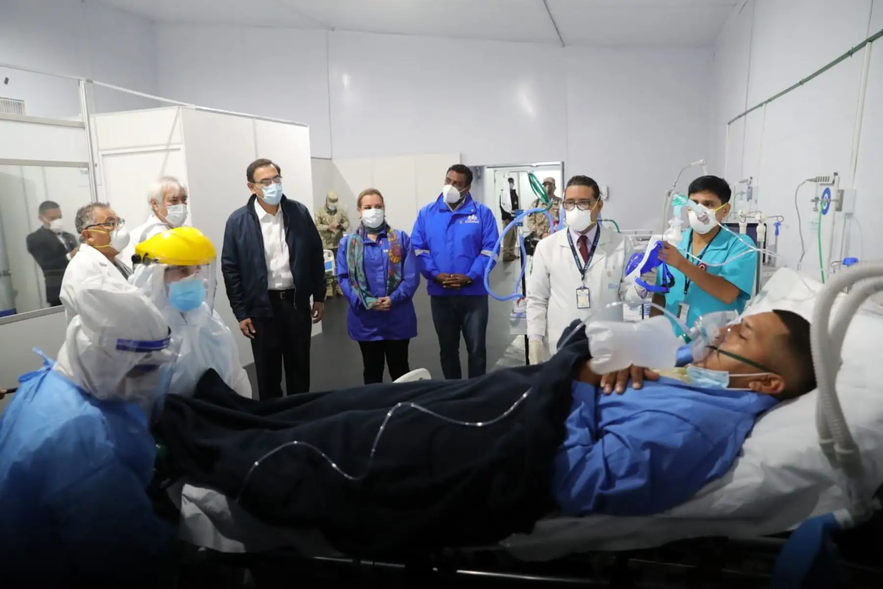 El presidente de la República, Martín Vizcarra, visita e inaugurará la nueva Villa EsSalud San Juan de Lurigancho, destinada para la atención de pacientes Covid-19. .Foto: ANDINA/Prensa Presidencia El presidente de la República, Martín Vizcarra, visita e inaugurará la nueva Villa EsSalud San Juan de Lurigancho, destinada para la atención de pacientes Covid-19. .Foto: ANDINA/Prensa Presidencia