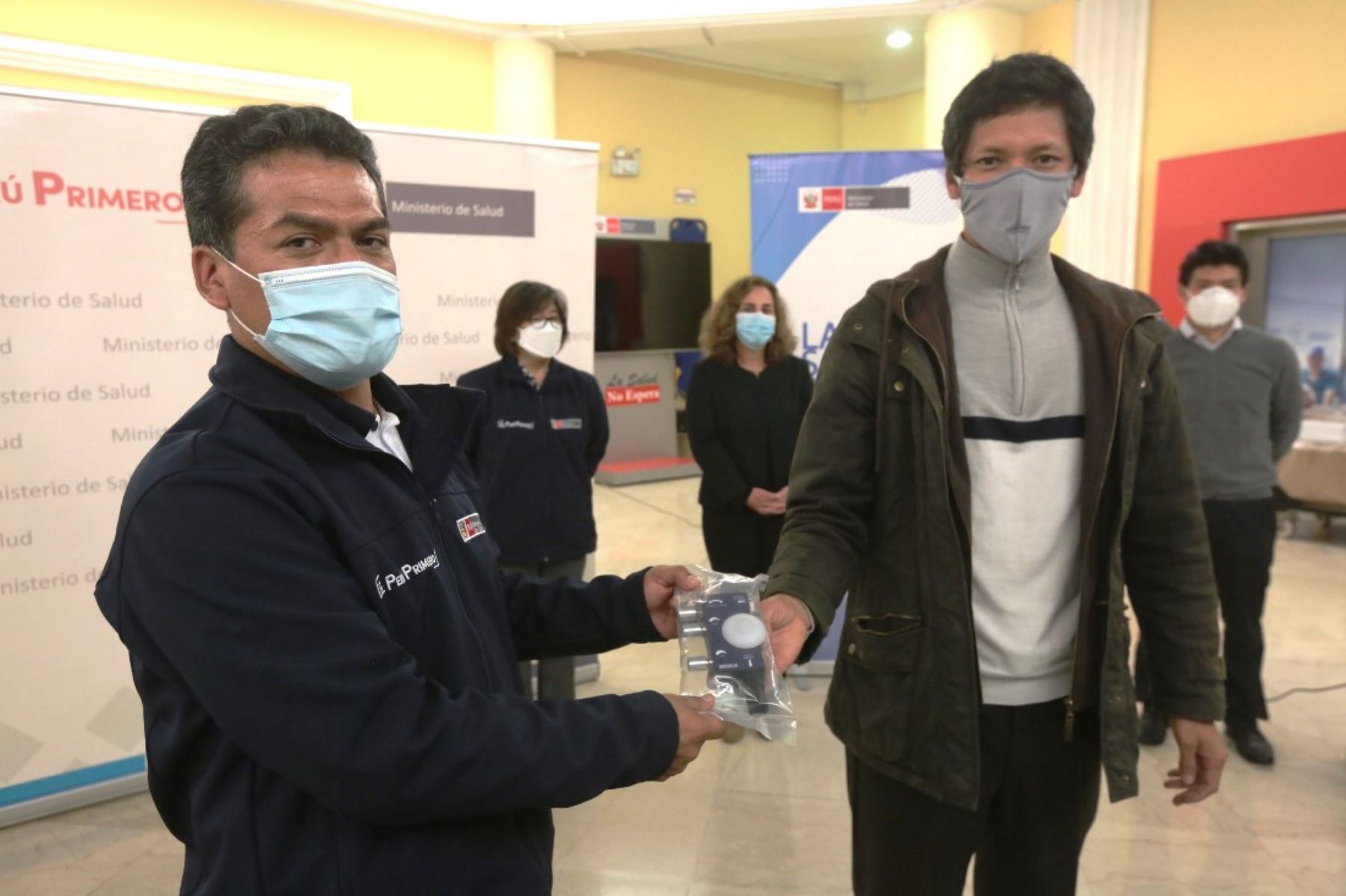 Coronavirus: ingenieros peruanos donan 20 reguladores de oxígeno para pacientes. Foto: ANDINA/Difusión.