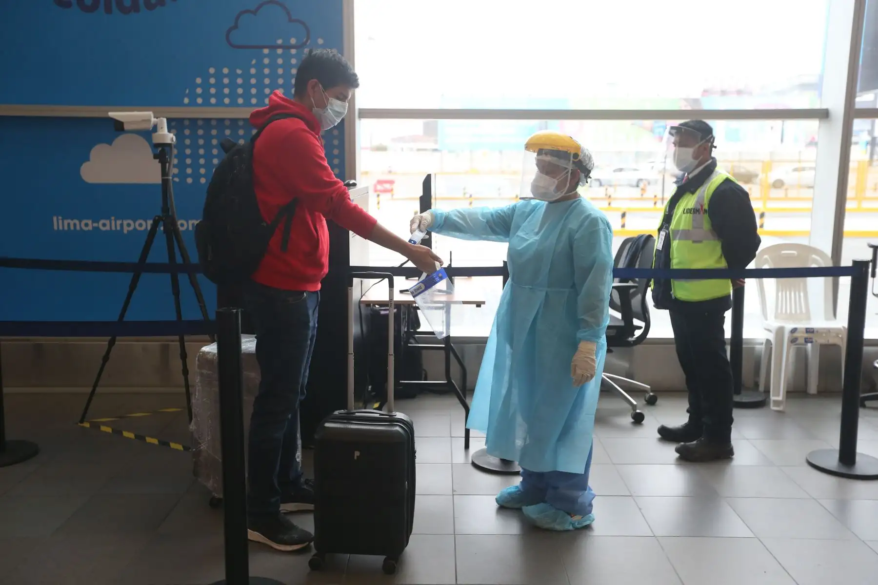Control sanitario en el Aeropuerto Internacional Jorge Chávez. ANDINA/Jhonel Rodríguez Robles