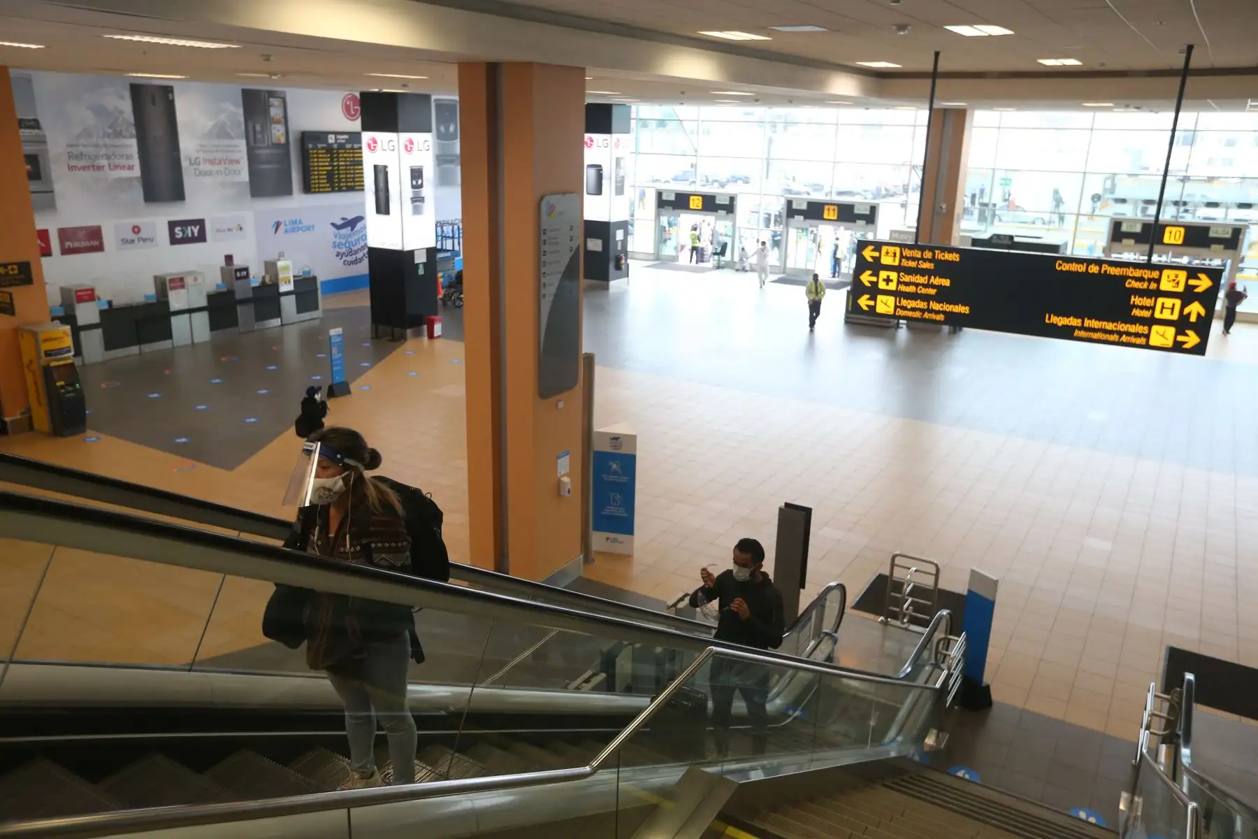 Aeropuerto Jorge Chávez abre sus puertas para vuelos nacionales y presenta los protocolos para pasajeros.

Foto: ANDINA/Jhonel Rodríguez