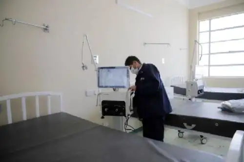 Las camas clínicas que serán adquiridas por los gobiernos locales, permitirán implementar nuevos ambientes covid-19 en el hospital de Camaná, zona donde en los últimos días se ha registrado un elevado número de pacientes con la enfermedad.