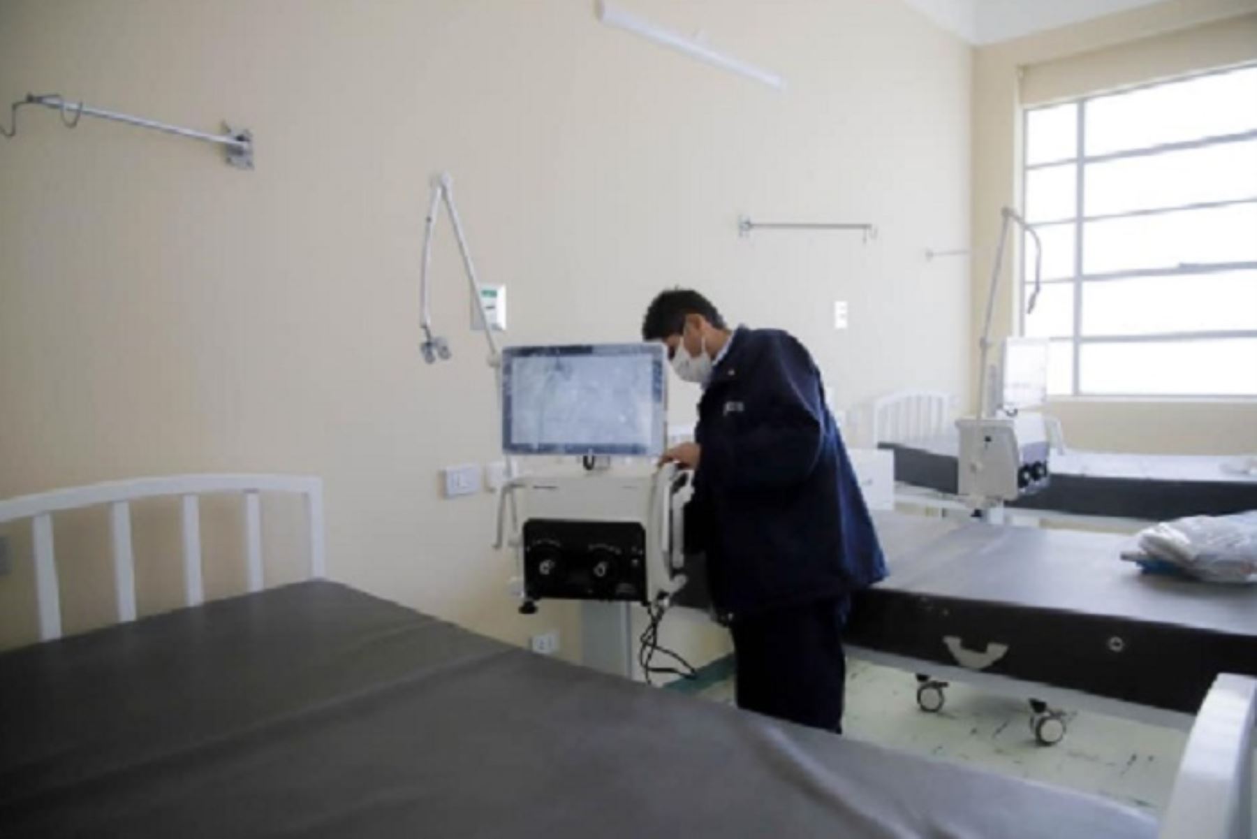 Las camas clínicas que serán adquiridas por los gobiernos locales, permitirán implementar nuevos ambientes covid-19 en el hospital de Camaná, zona donde en los últimos días se ha registrado un elevado número de pacientes con la enfermedad.