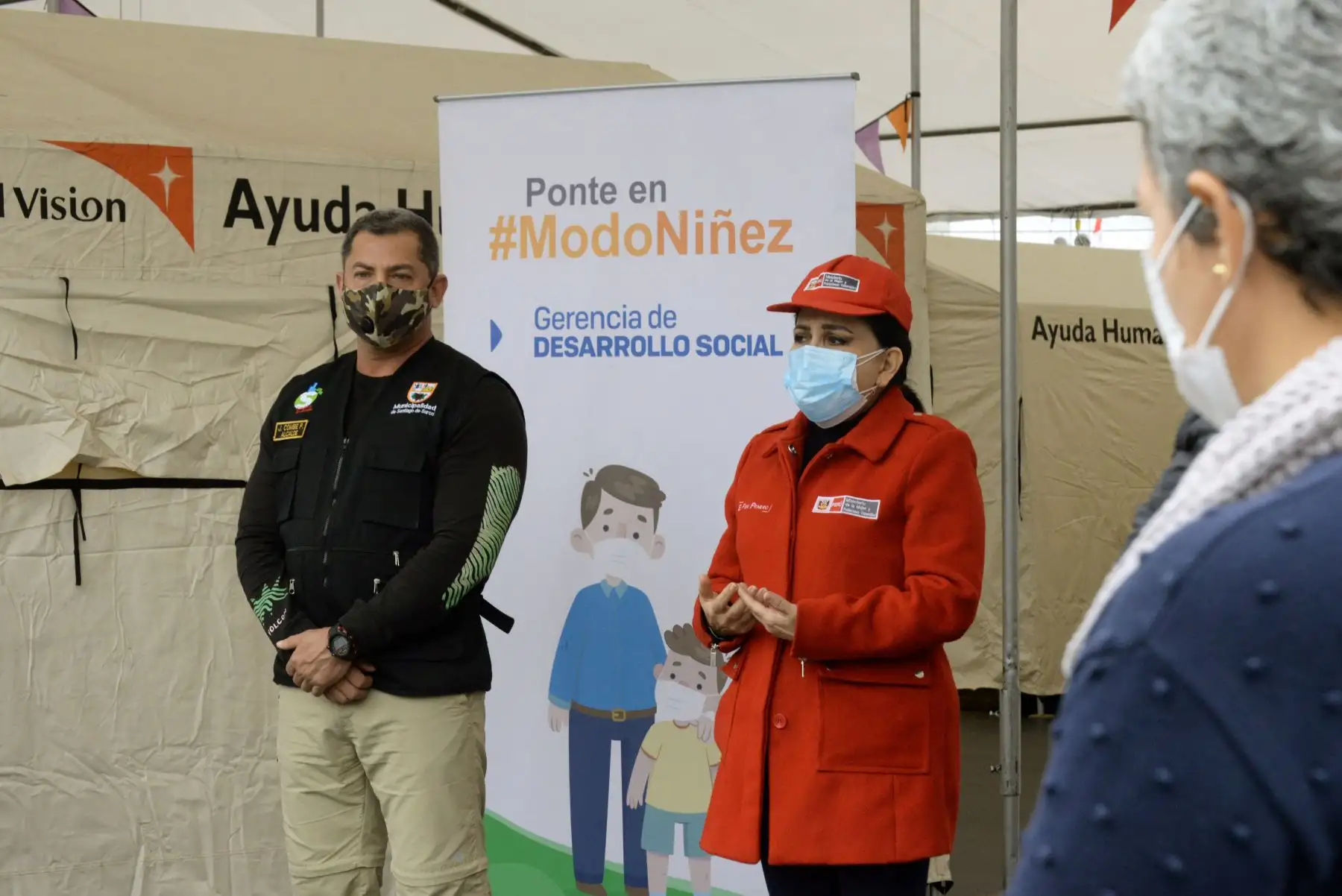 La ministra de la Mujer y Poblaciones Vulnerables, Gloria Montenegro, inaugura la casa albergue temporal “Casa Ronald McDonald", espacio que tiene como finalidad brindar hospedaje, alimentación, soporte emocional,  a los niños, niñas, adolescentes y sus familiares, que vienen del interior del país
Foto: MIMP