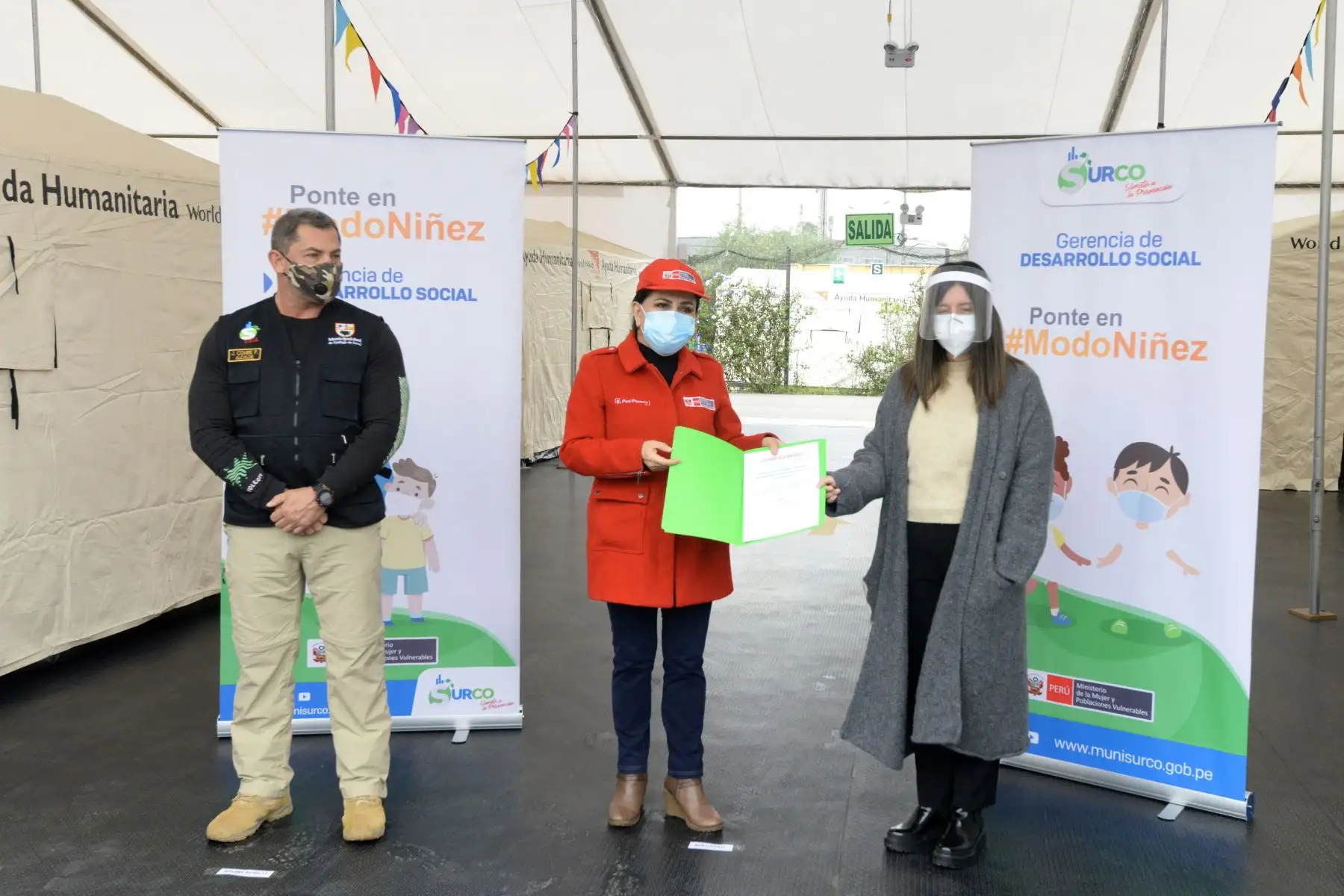 La ministra de la Mujer y Poblaciones Vulnerables, Gloria Montenegro, inaugura la casa albergue temporal “Casa Ronald McDonald", espacio que tiene como finalidad brindar hospedaje, alimentación, soporte emocional,  a los niños, niñas, adolescentes y sus familiares, que vienen del interior del país
Foto: MIMP