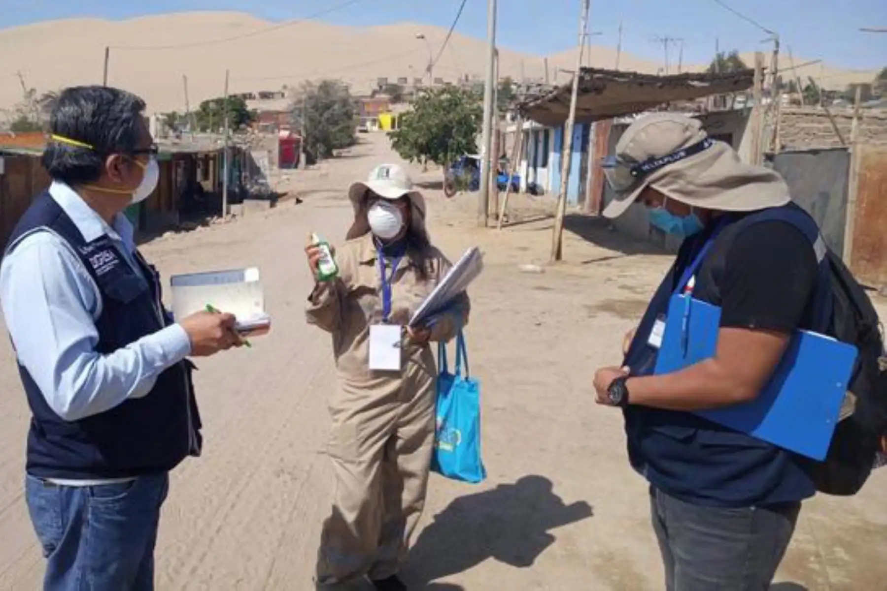 Invocan a la población iqueña a dejar ingresar a sus viviendas al personal de salud debidamente acreditado para que efectúe sus labores de control larvario y nebulización. Foto: ANDINA/Difusión