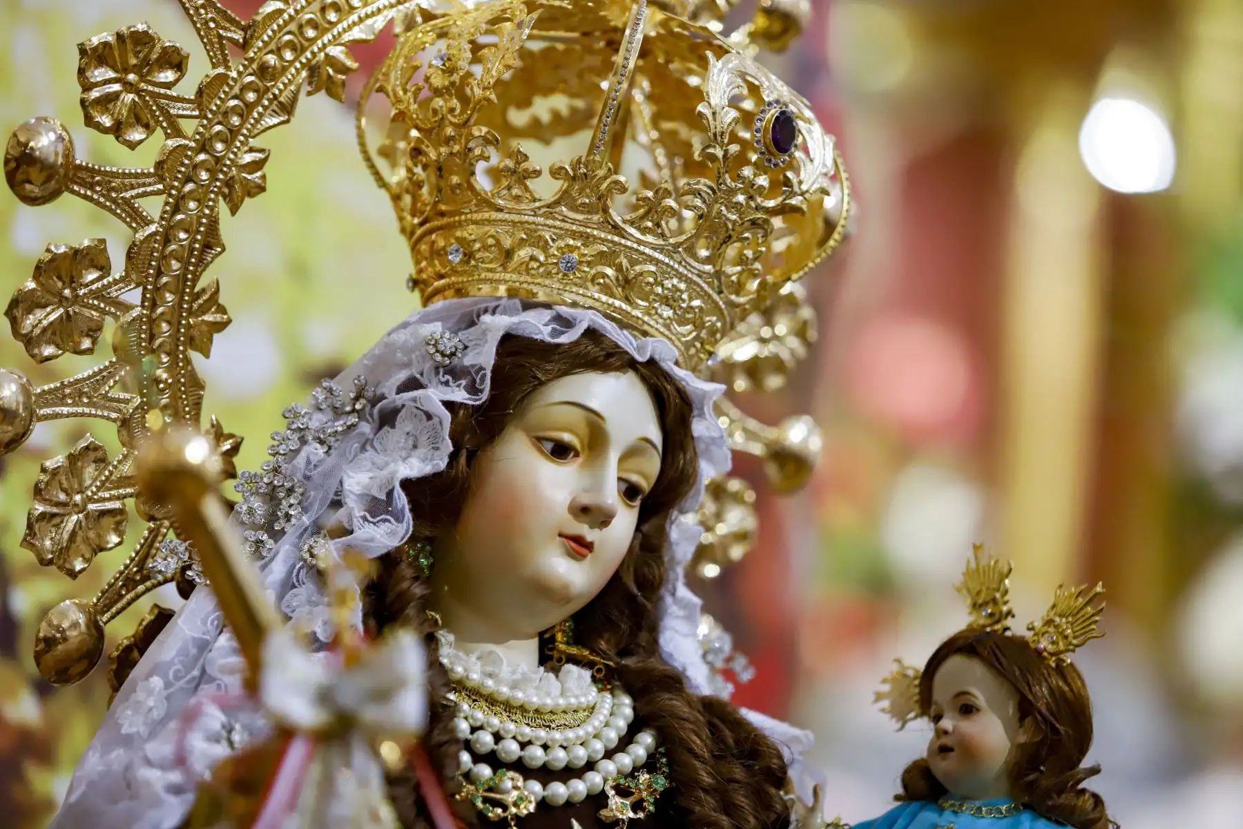 Celebran a puertas cerradas el  día de la Santísima Virgen del Carmen de Lima. Las actividades comenzaron con una misa  en su templo ubicado en Barrios Altos. Posteriormente hizo un recorrido por la ciudad de Lima a bordo de un helicóptero visitando diferentes  instituciones y centros hospitalarios dejando su bendición a los fieles.
Foto: Juan Pablo Azabache