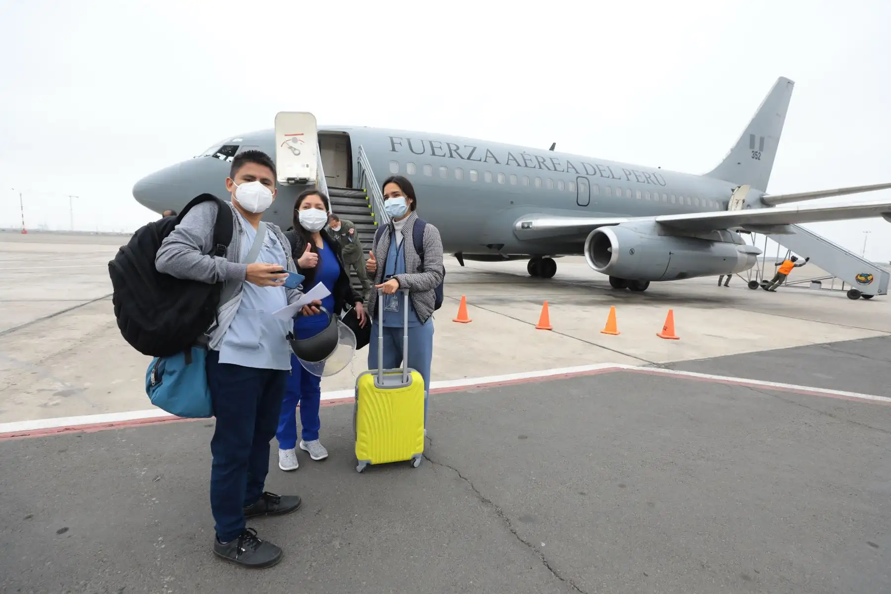 Equipo médico viaja a Piura para continuar lucha contra el Covid-19. Esta vez se sumaron seis profesionales médicos y diez tecnólogos. Además se enviaron 5 mil pruebas rápidas y equipos de bioseguridad. Foto: ANDINA/Essalud