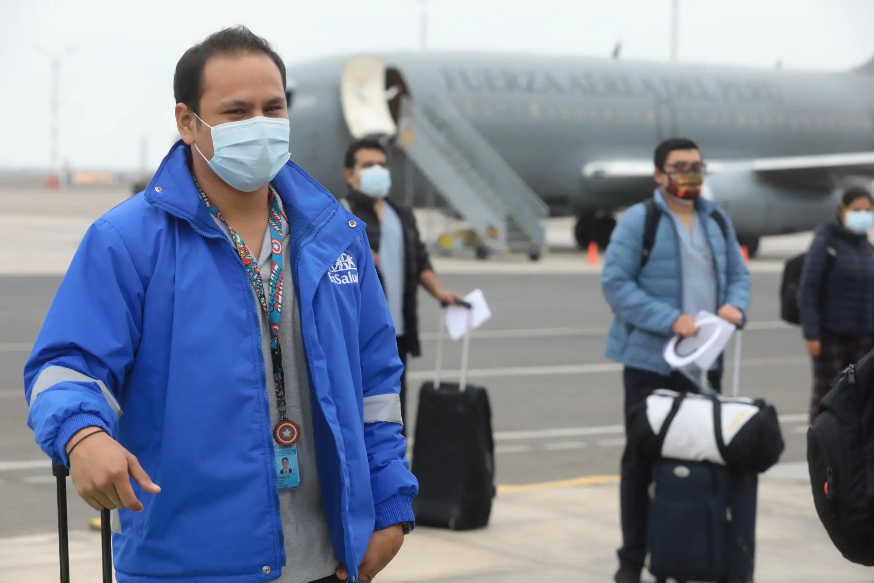 Equipo médico viaja a Piura para continuar lucha contra el Covid-19. Esta vez se sumaron seis profesionales médicos y diez tecnólogos. Además se enviaron 5 mil pruebas rápidas y equipos de bioseguridad. Foto: ANDINA/Essalud