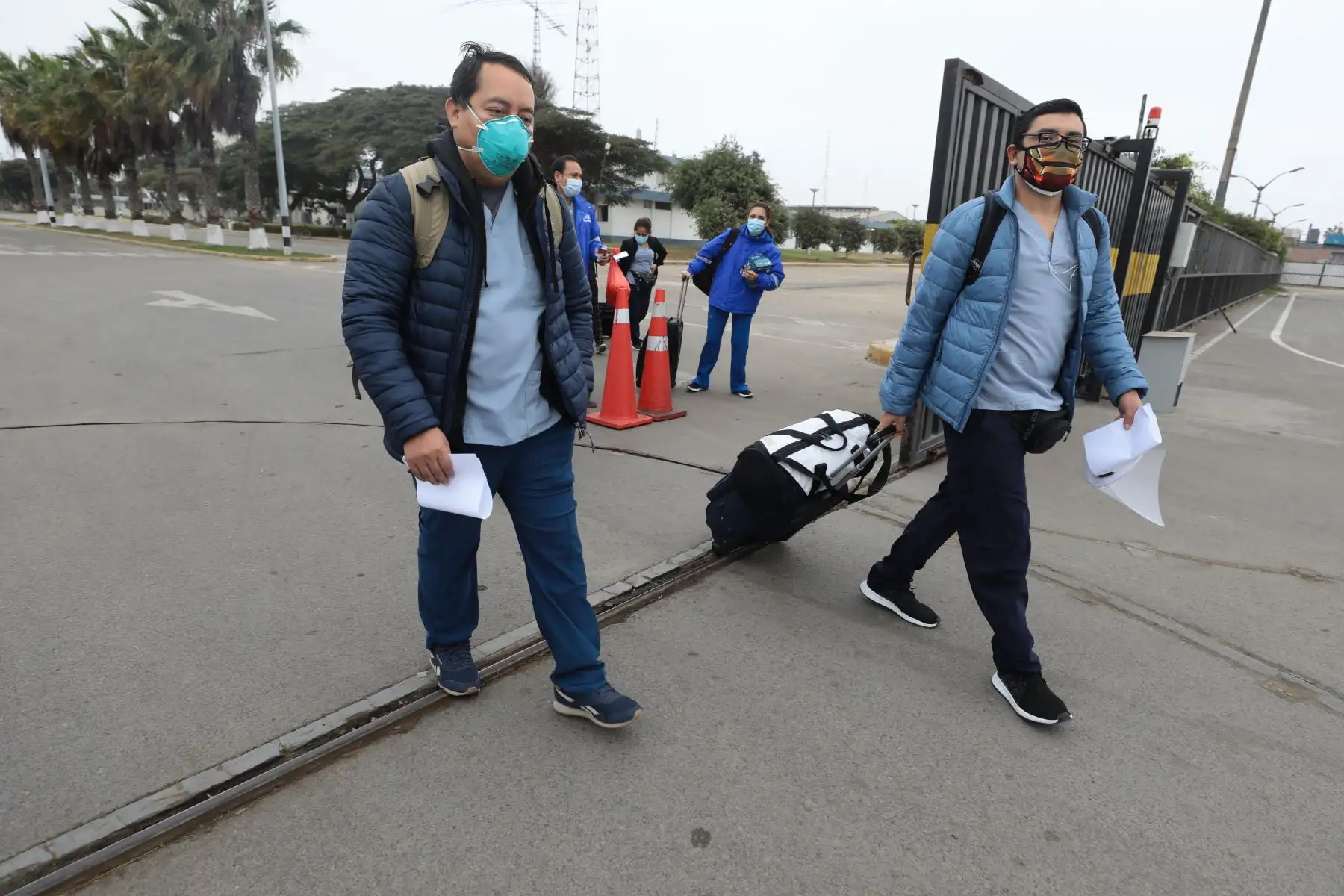 Equipo médico viaja a Piura para continuar lucha contra el Covid-19. Esta vez se sumaron seis profesionales médicos y diez tecnólogos. Además se enviaron 5 mil pruebas rápidas y equipos de bioseguridad. Foto: ANDINA/Essalud