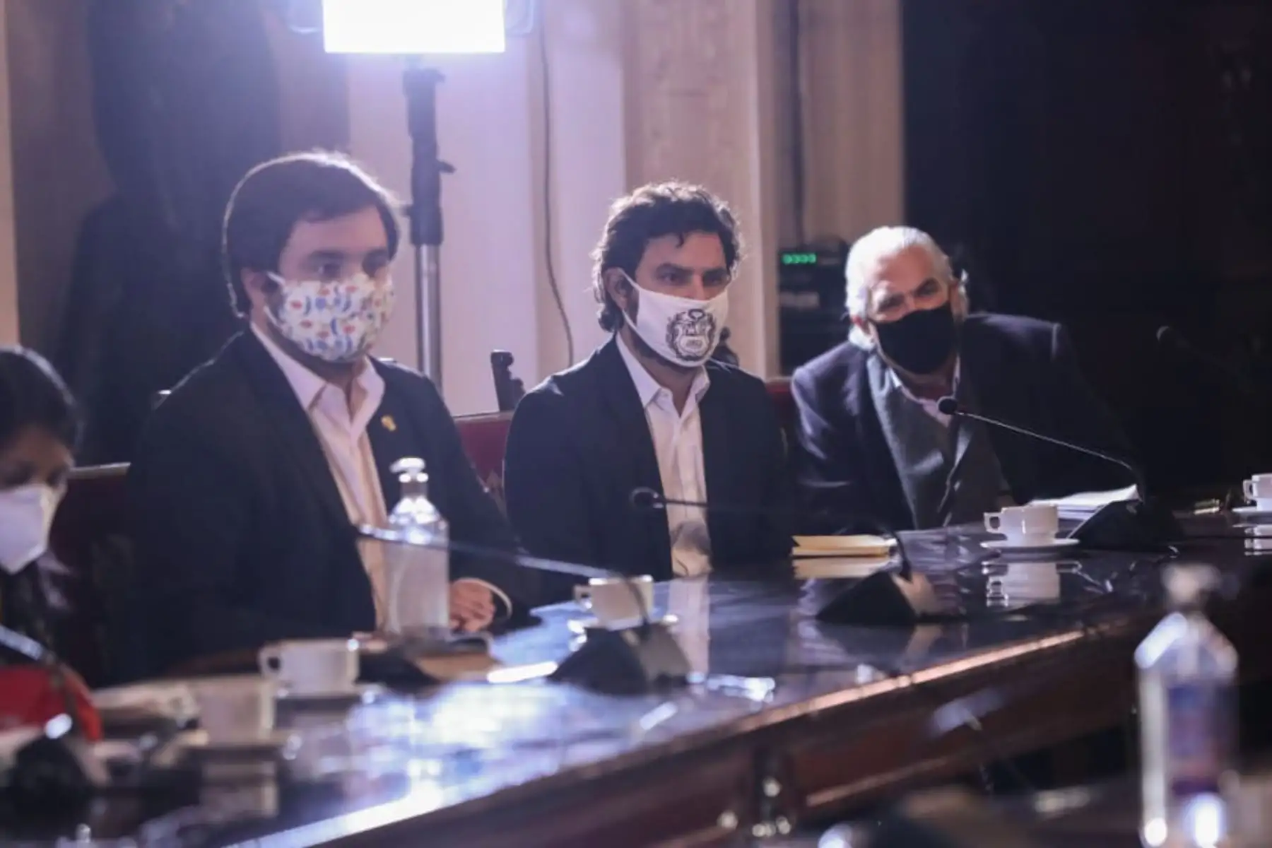 El titular de la PCM,Pedro Cateriano, se reúne con el presidente del Partido Morado, Julio Guzmán, y los congresistas de dicha agrupación Francisco Sagasti, Zenaida Solis, Alberto de Belaunde, Gino Costa, Daniel Olivares, Angélica Palomino y Miguel Gonzales.Foto.ANDINA/PCM El titular de la PCM,Pedro Cateriano, se reúne con el presidente del Partido Morado, Julio Guzmán, y los congresistas de dicha agrupación Francisco Sagasti, Zenaida Solis, Alberto de Belaunde, Gino Costa, Daniel Olivares, Angélica Palomino y Miguel Gonzales.Foto.ANDINA/PCM