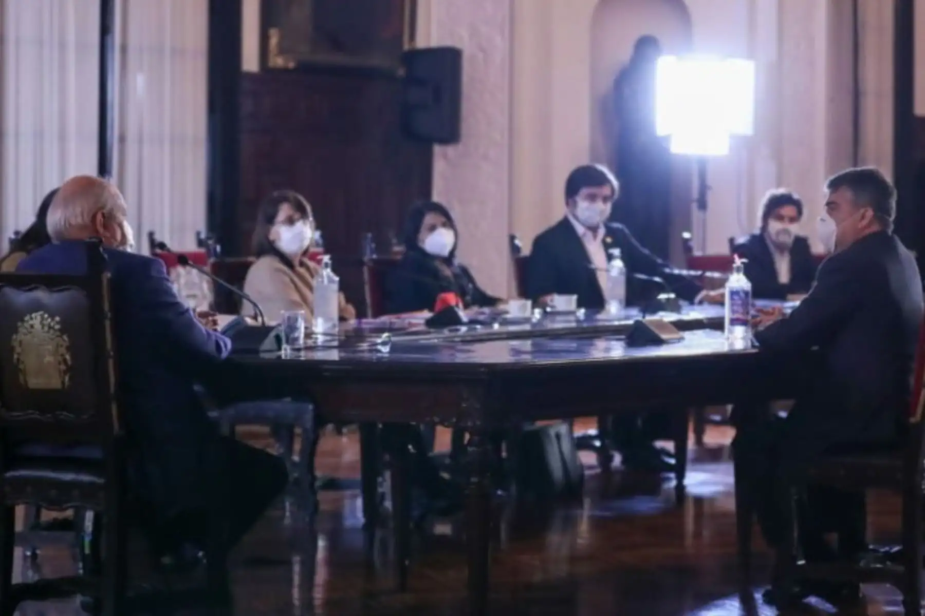 El titular de la PCM,Pedro Cateriano, se reúne con el presidente del Partido Morado, Julio Guzmán, y los congresistas de dicha agrupación Francisco Sagasti, Zenaida Solis, Alberto de Belaunde, Gino Costa, Daniel Olivares, Angélica Palomino y Miguel Gonzales.Foto.ANDINA/PCM El titular de la PCM,Pedro Cateriano, se reúne con el presidente del Partido Morado, Julio Guzmán, y los congresistas de dicha agrupación Francisco Sagasti, Zenaida Solis, Alberto de Belaunde, Gino Costa, Daniel Olivares, Angélica Palomino y Miguel Gonzales.Foto.ANDINA/PCM