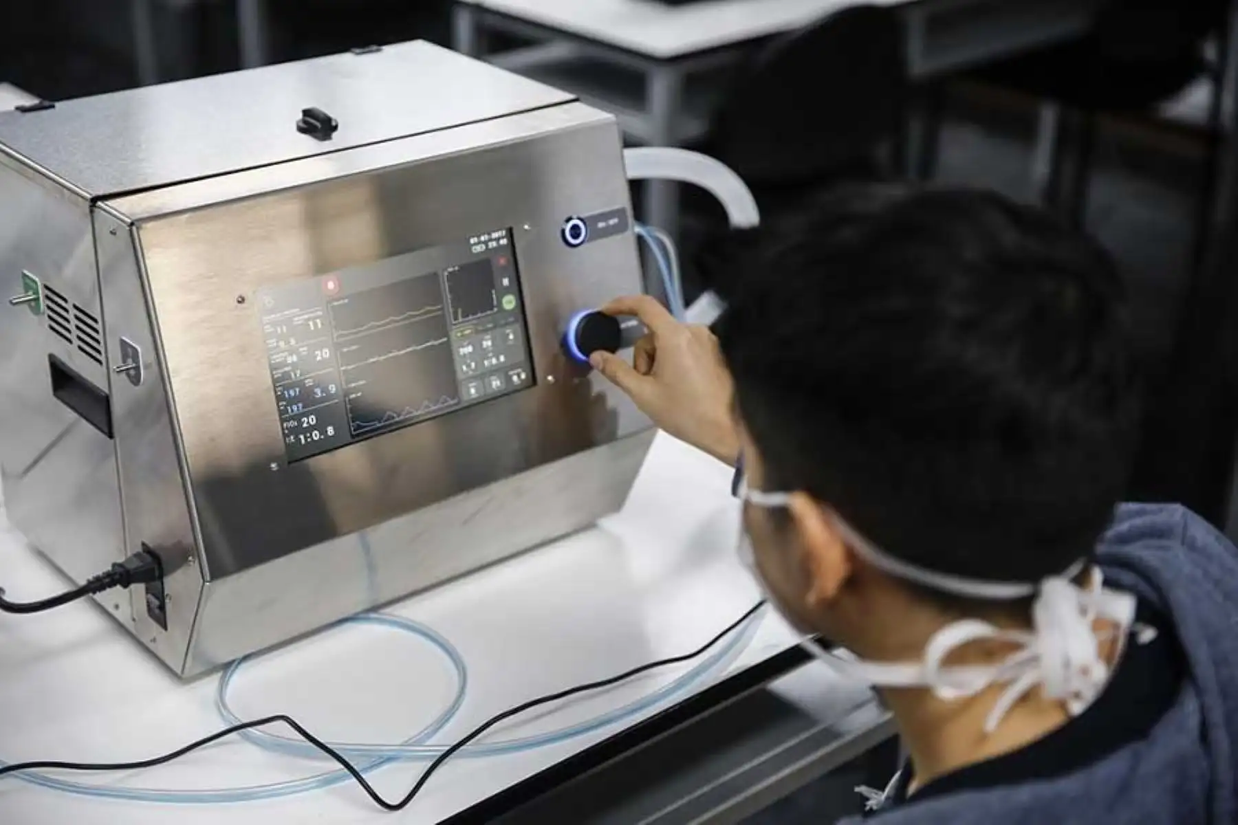 En la fabricación de los ventiladores MASI trabajan más de 60 profesionales. Foto: PUCP