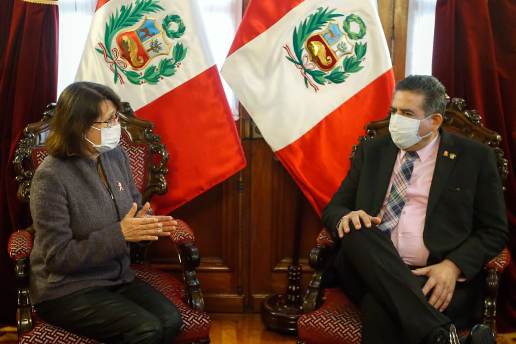 La ministra de Salud, Pilar Mazzetti, se reúne con el presidente del Congreso, Manuel Merino de Lama. Foto: ANDINA/PCM