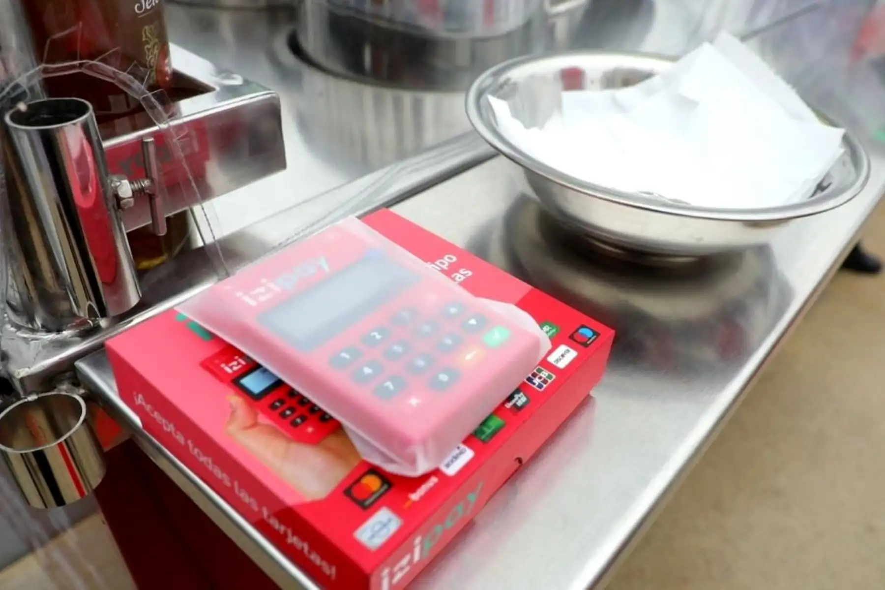 Muchos de ellos atienden hoy haciendo uso de los POS, tras recibir capacitaciones por el programa tu empresa, en el uso de medios electrónicos. De esa manera, a través de un proceso de digitalización pueden fortalecer su negocio.

Foto:ANDINA/@MINPRODUCCION.
