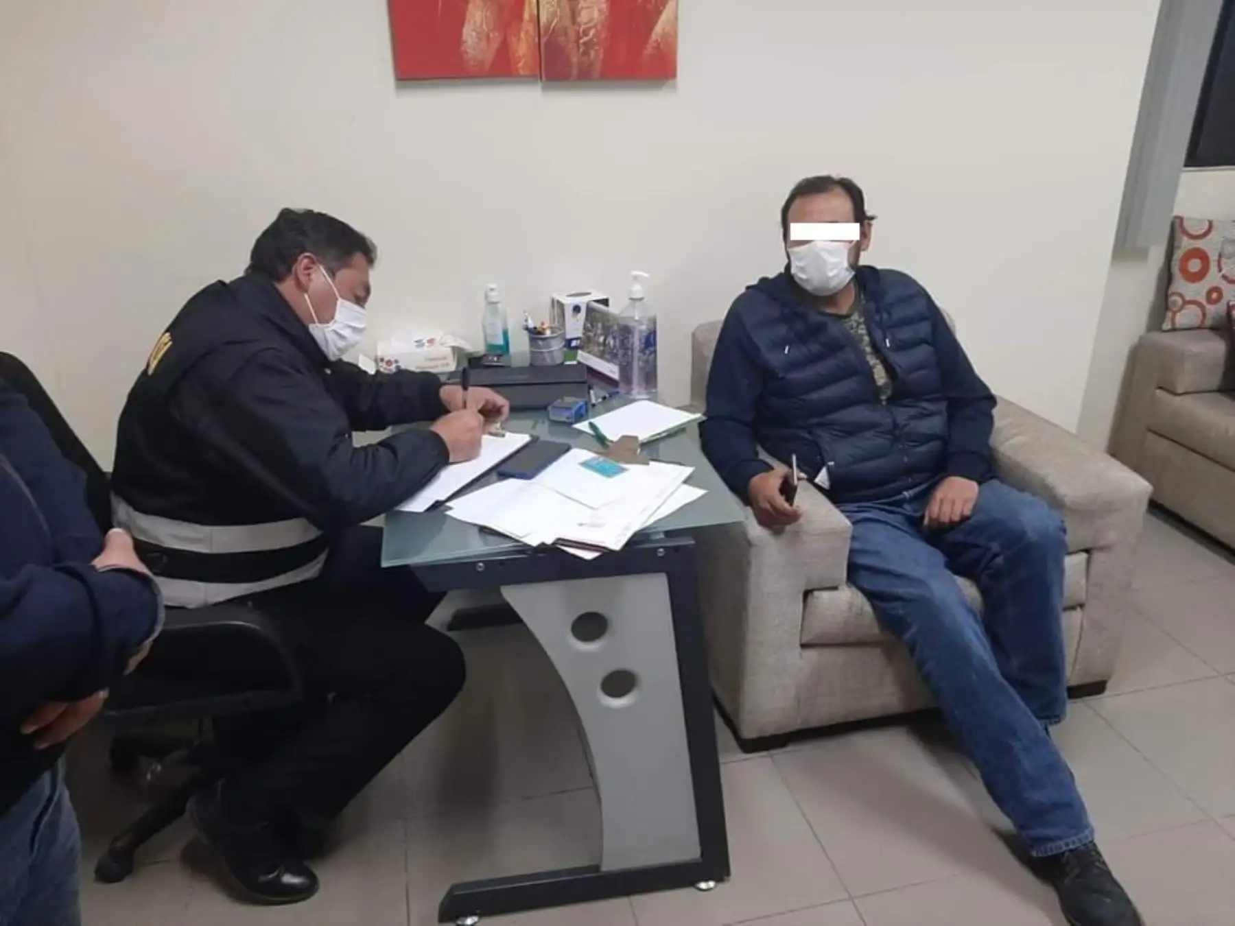 La Fiscalía de Prevención del Delito detuvo a cuatro médicos que pidieron licencia por coronavirus al Minsa y a EsSalud, sin embargo, atendían en clínicas particulares. ANDINA/Difusión