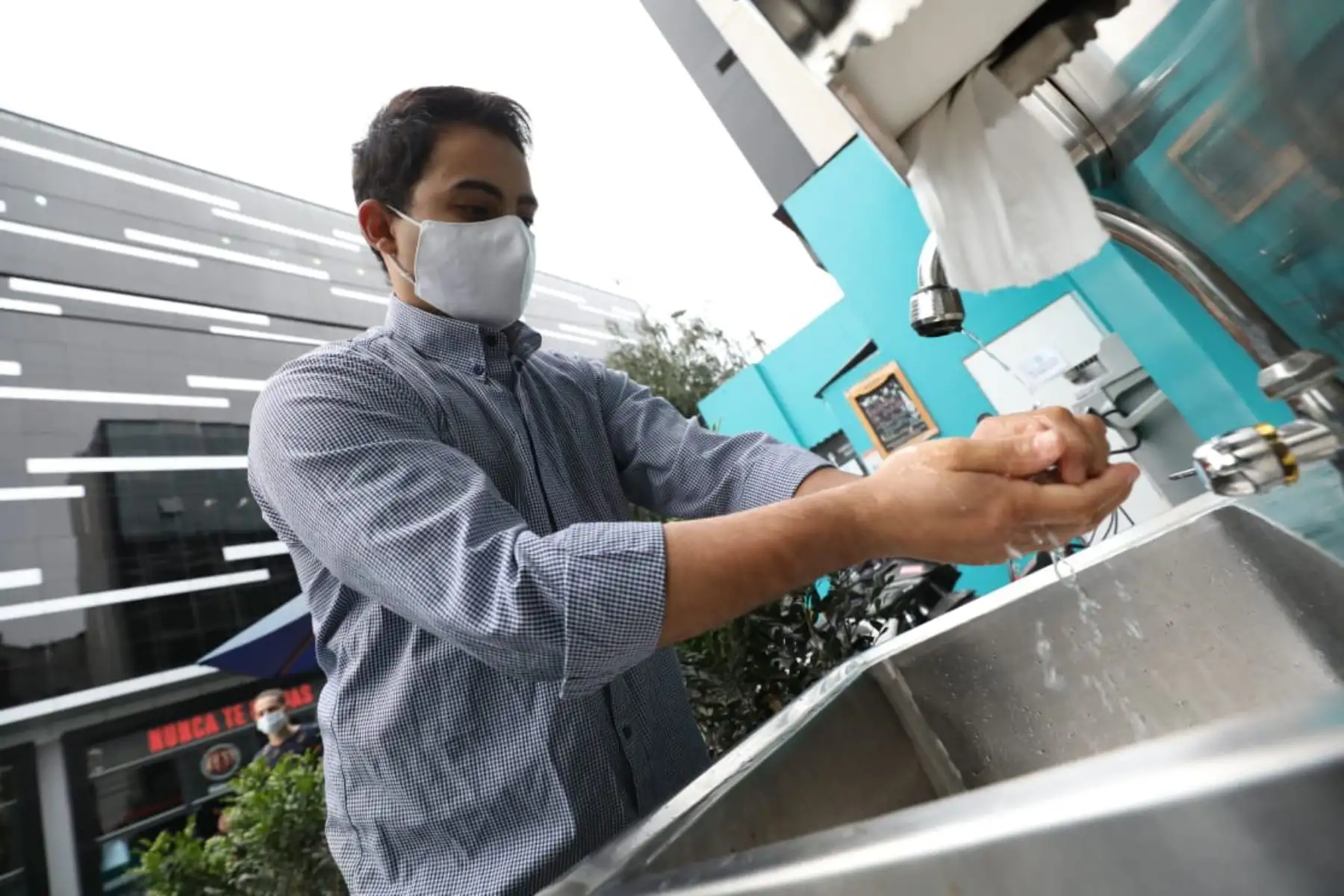 Ministerio de la Producción supervisa la implementación del protocolo sanitario en restaurantes y servicios afines, a propósito del reinicio de atención con aforo del 40%.
Foto: PRODUCE