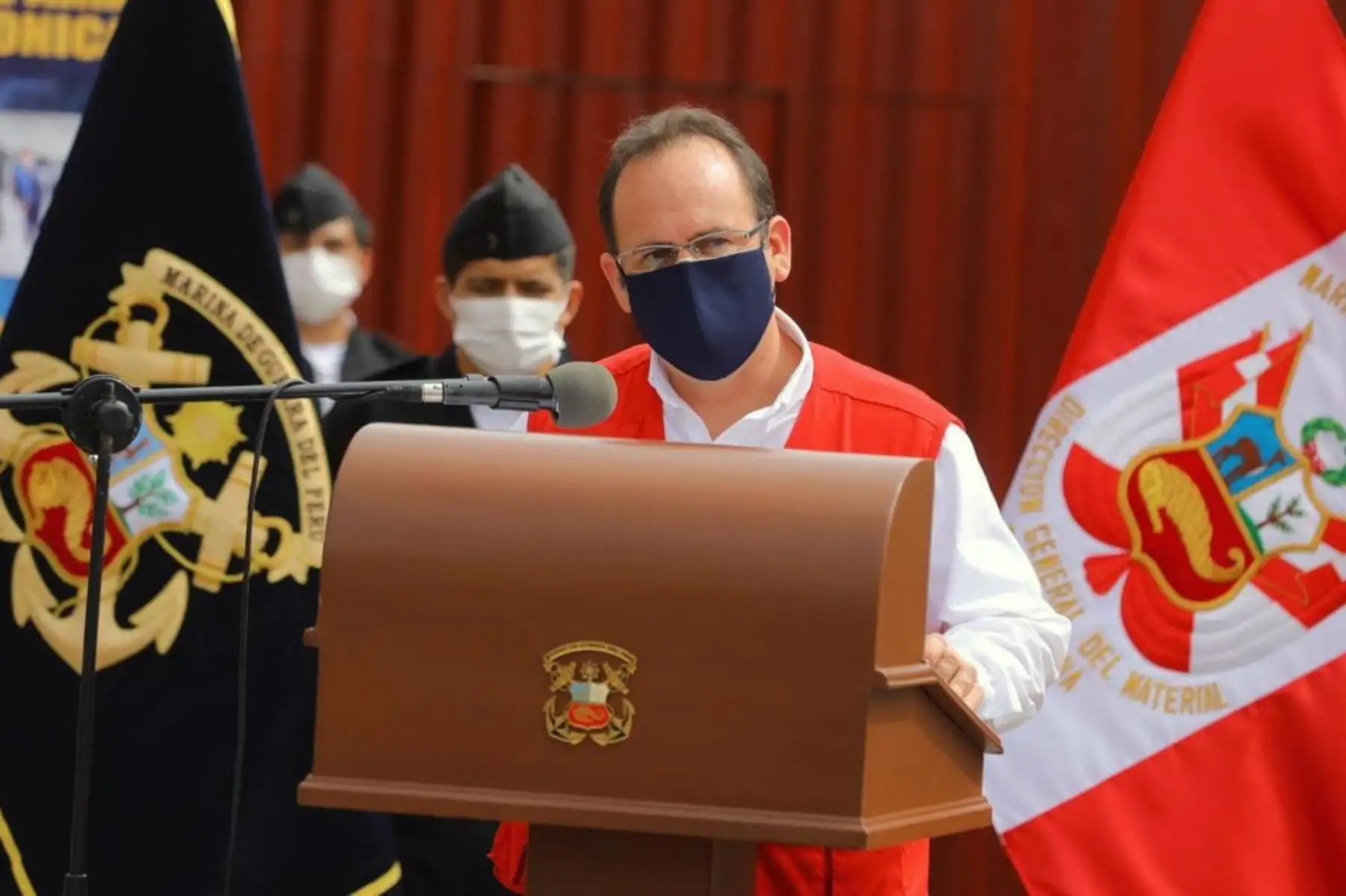 El ministro de la Producción, Jose Salardi participa en la ceremonia de entrega de 30 respiradores mecánicos Samay,de por parte de la Marina de Guerra y la CONFIEP hacia el Ministerio de Salud en base a un convenio de cooperación interinstitucional.
Foto: Produce